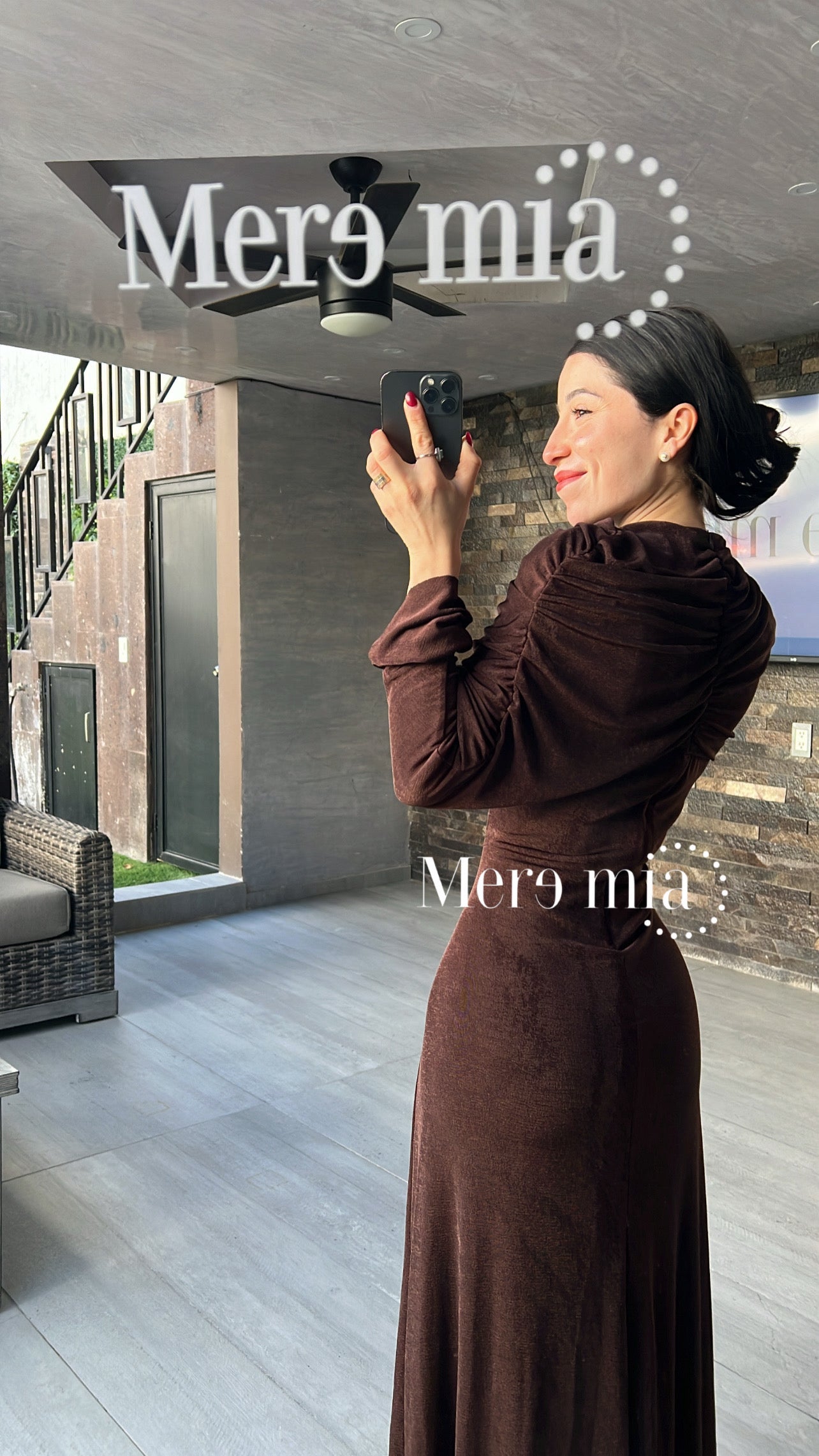 Vestido café plisado nudo