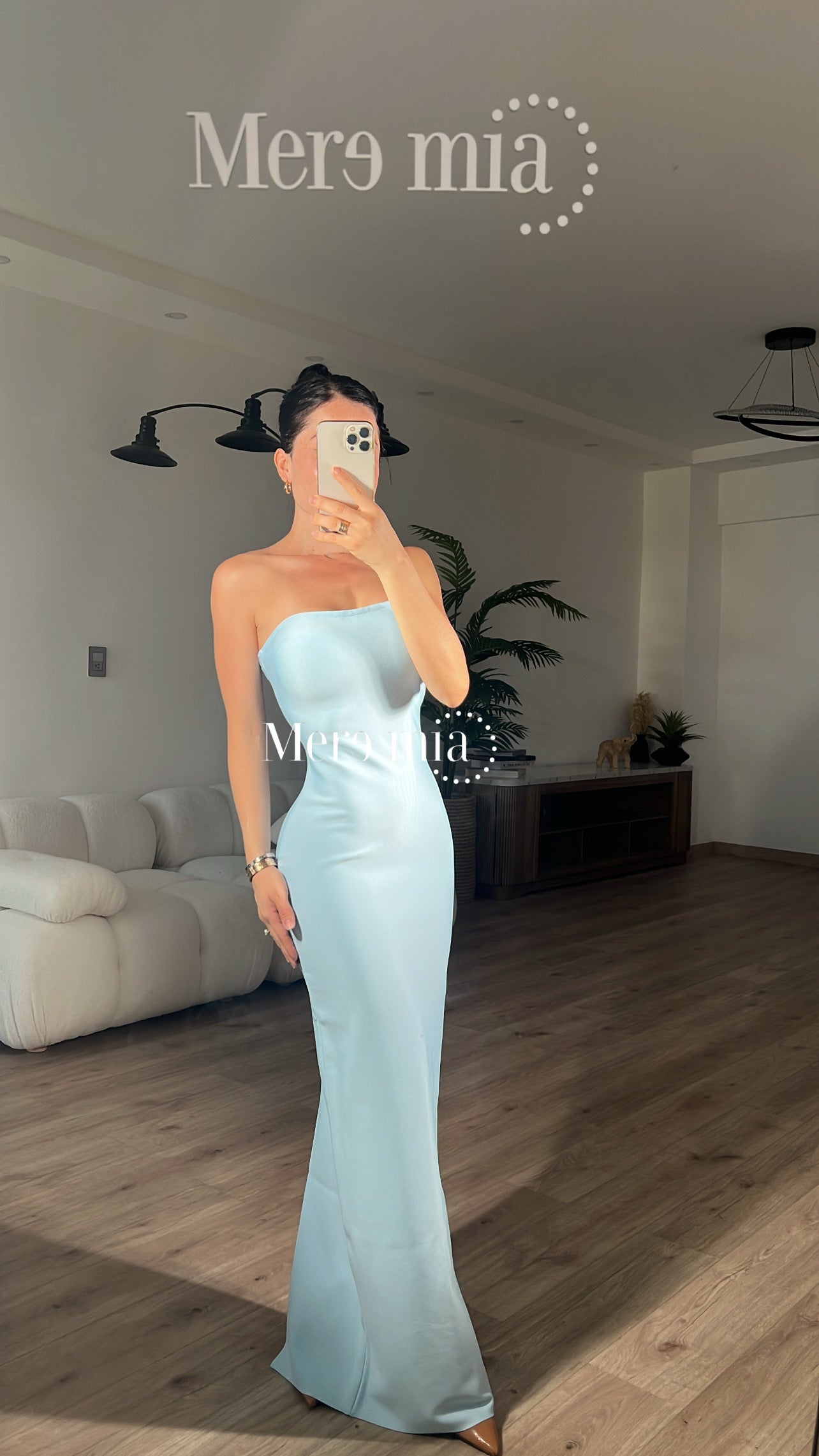 Vestido azul strapples liso