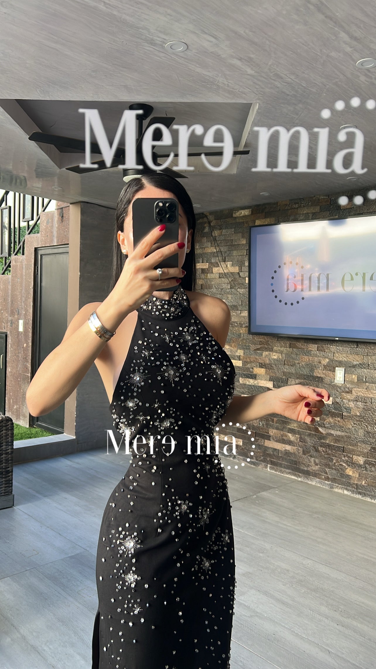 Vestido cuello brillante