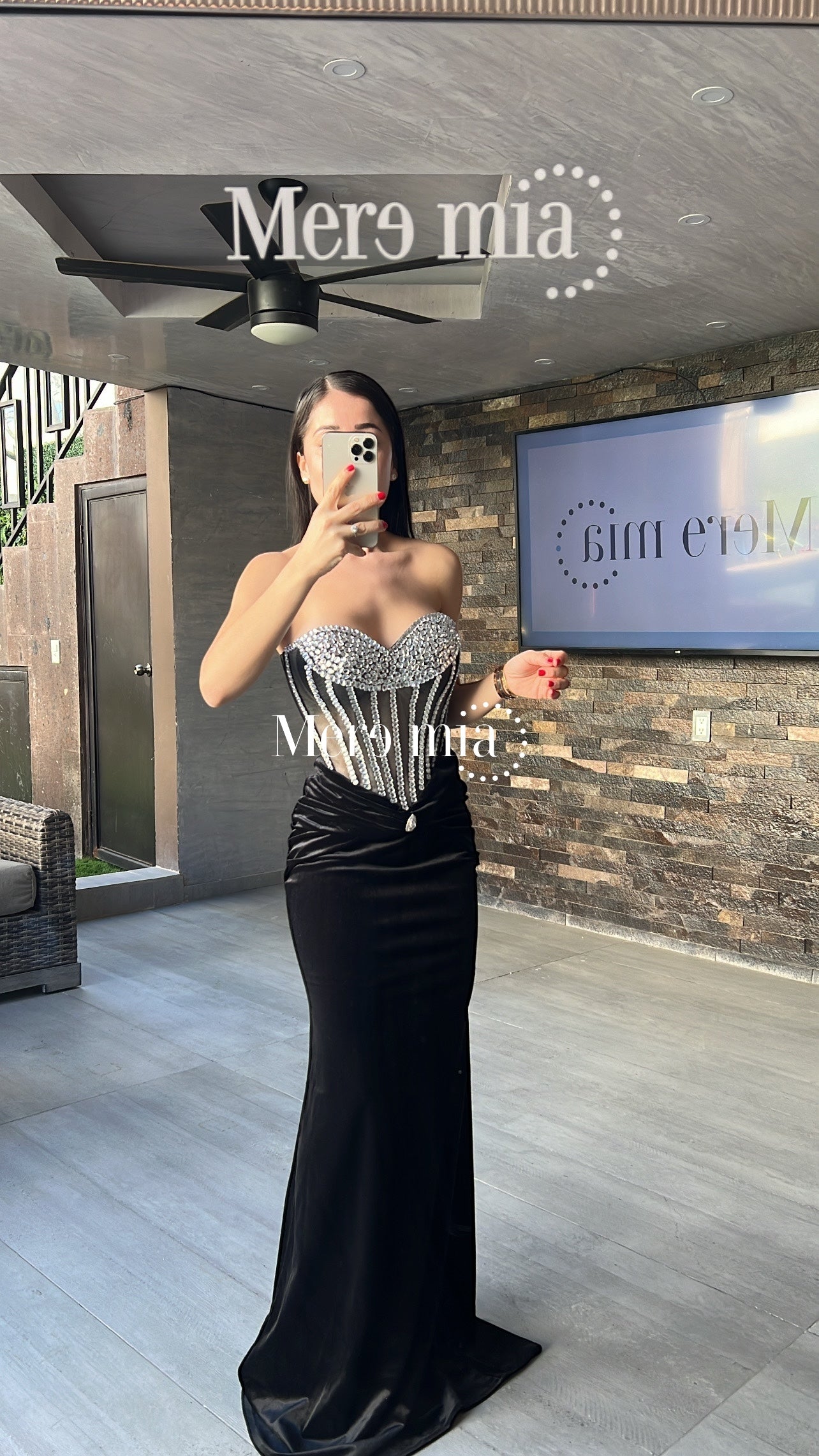 Vestido negro brillos copa