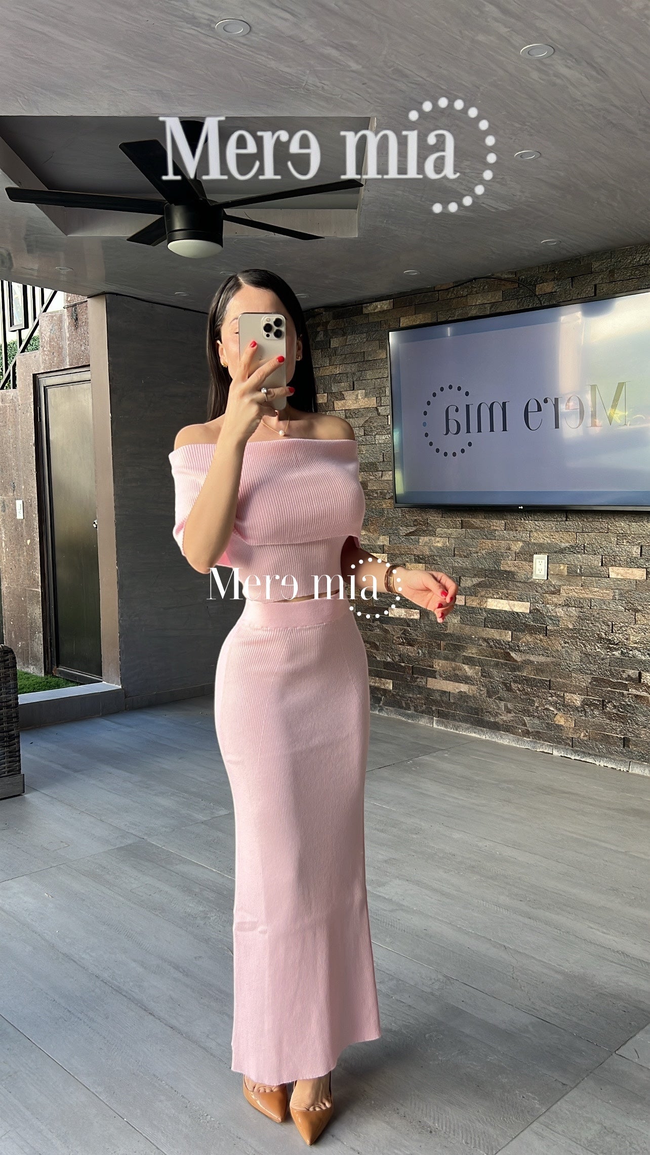 Conjunto rosa olan liso hombros