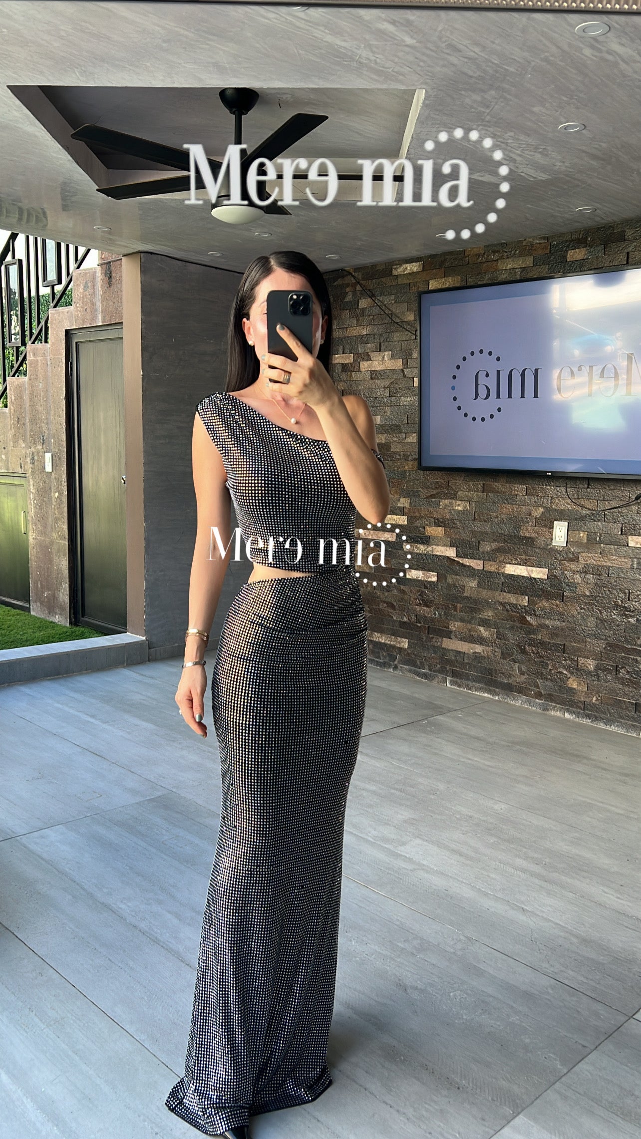 Vestido negro puntos abert