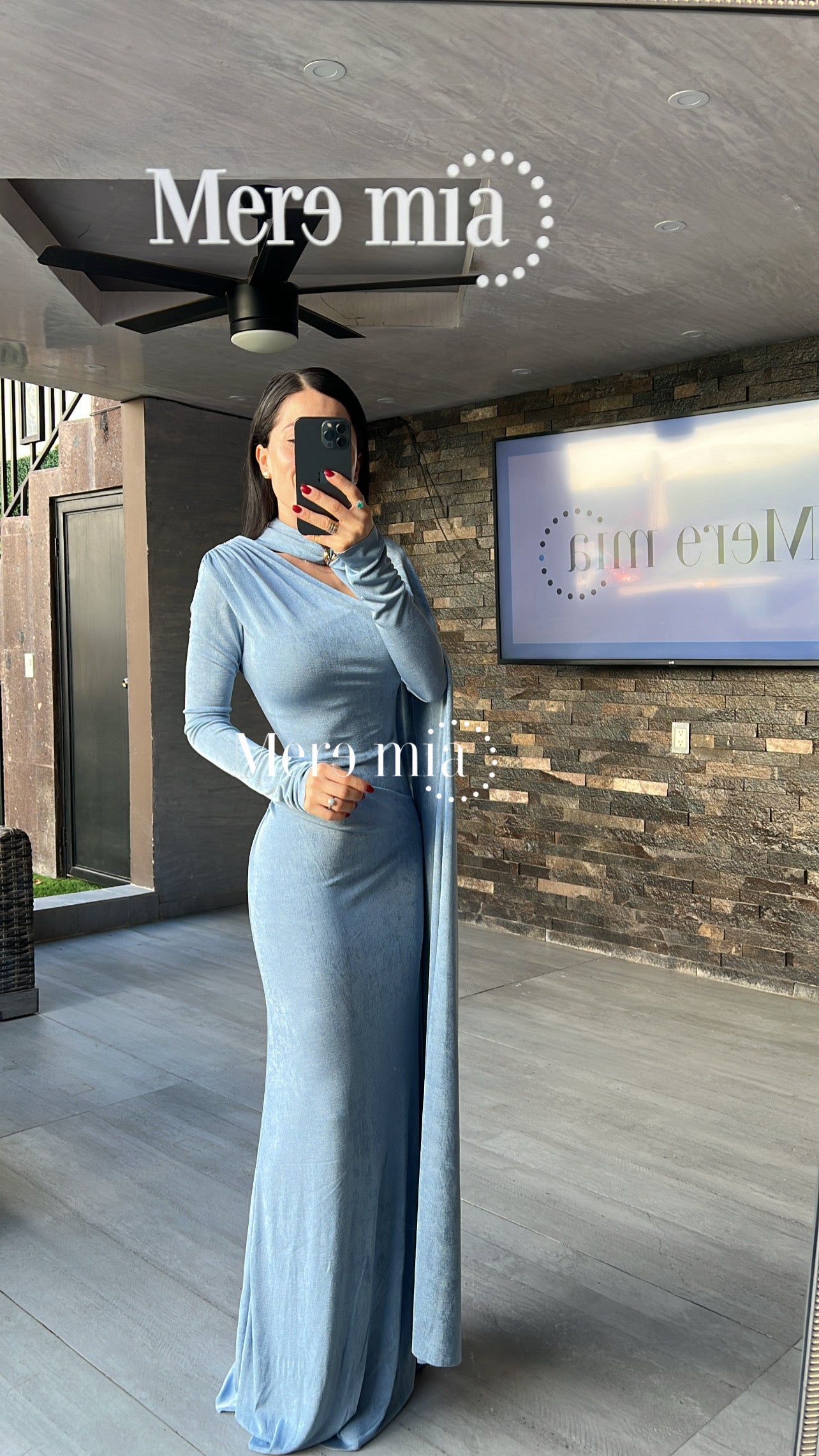 Vestido plisado capa