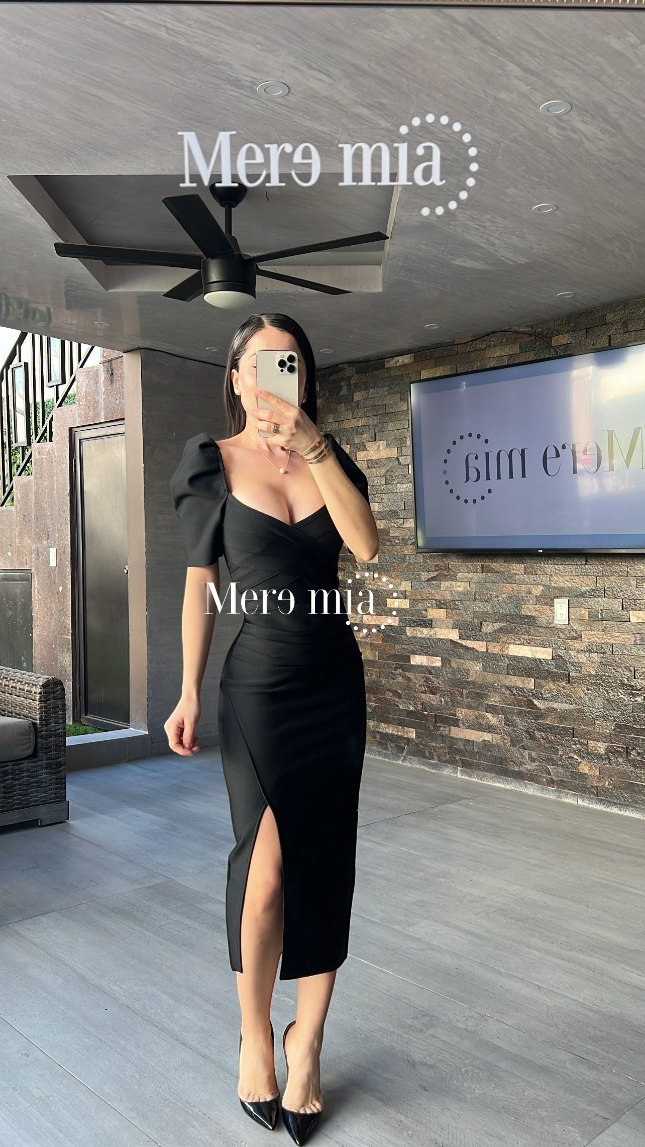 Vestido negro cruzado midi