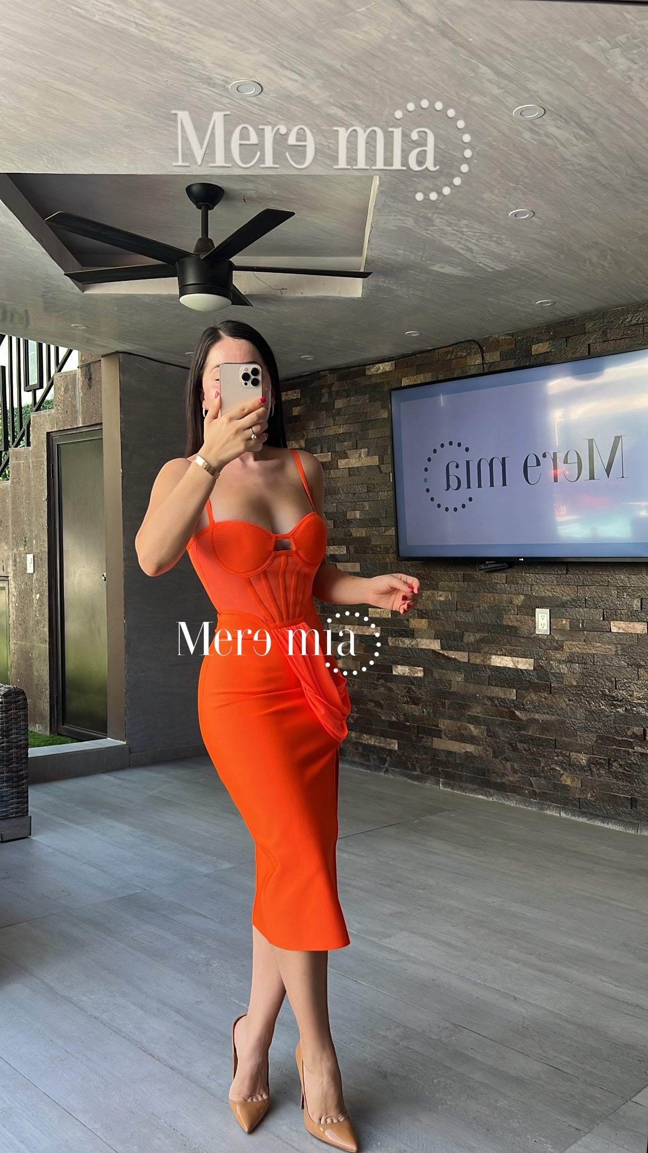 Vestido naranja copas tul fosfo