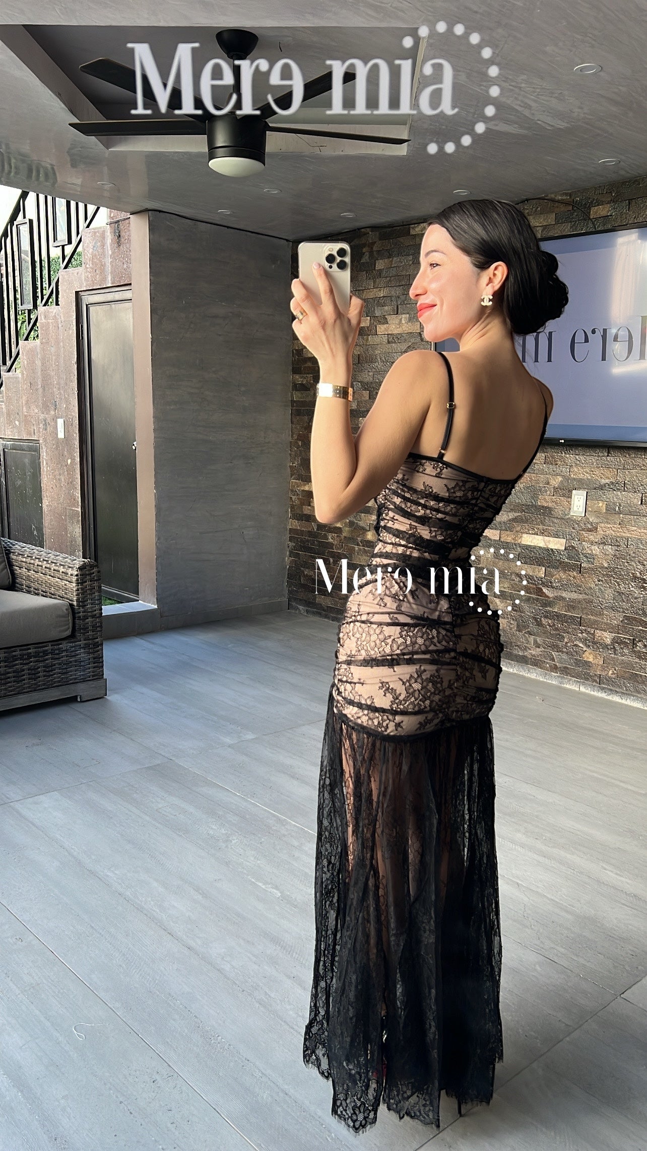 Vestido nude encaje negro