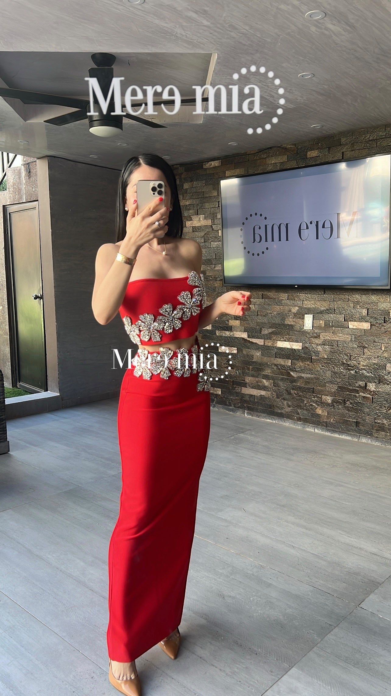 Conjunto rojo flores plata