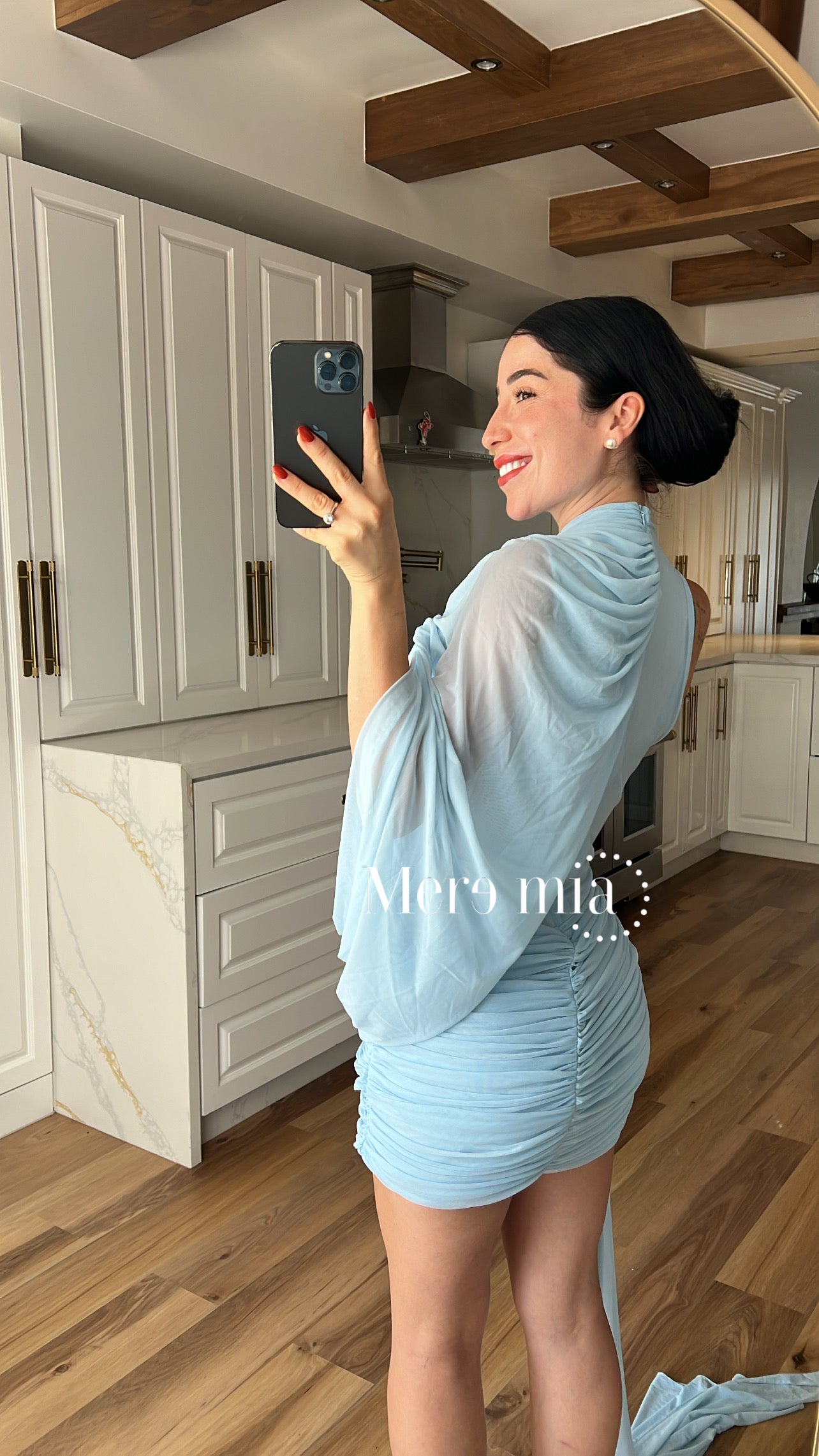 Vestido corto plisado estola