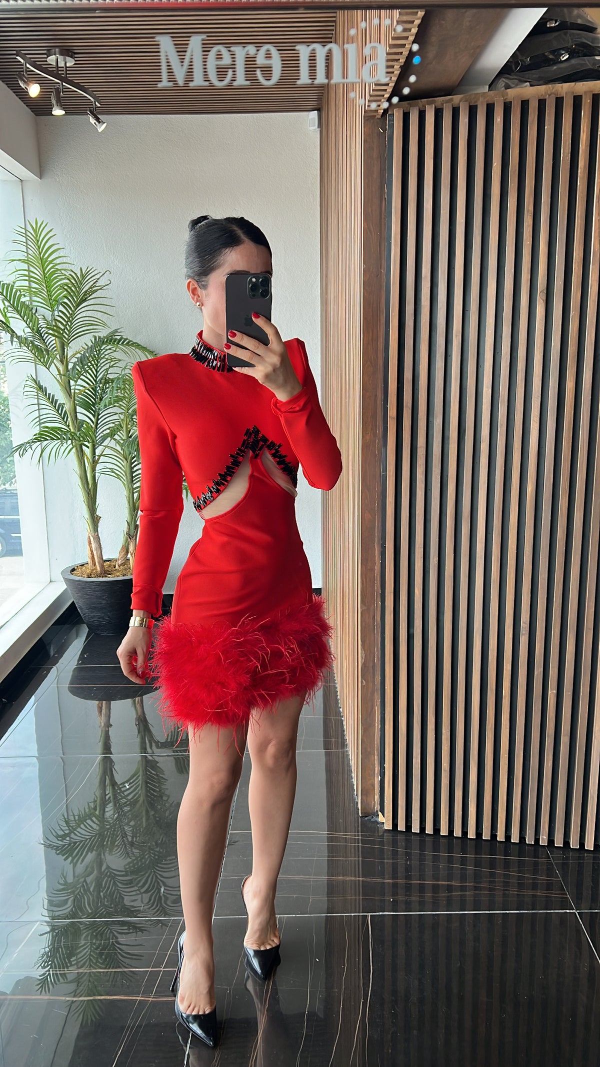 Vestido rojo ml malla plumas apl