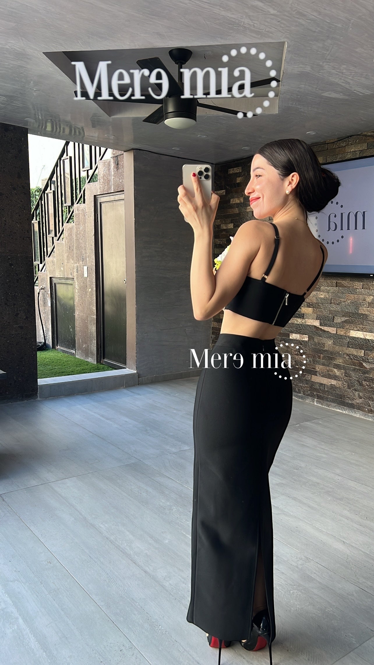 Conjunto negro flor blanca