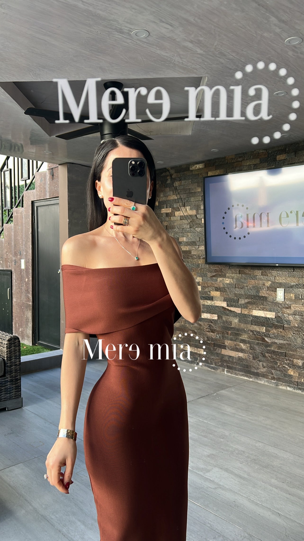 Vestido hombros olan liso