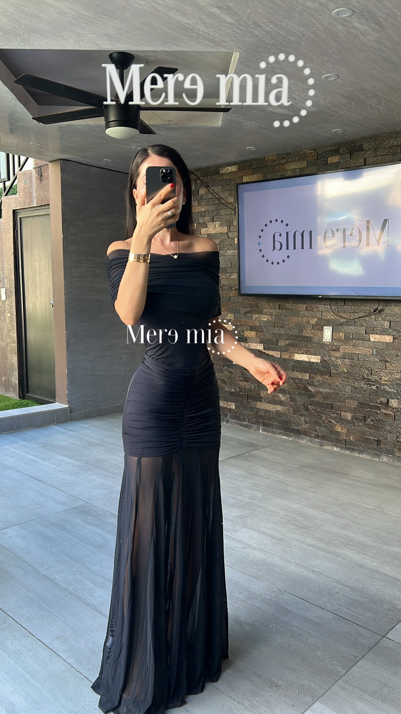 Vestido negro plisado hom