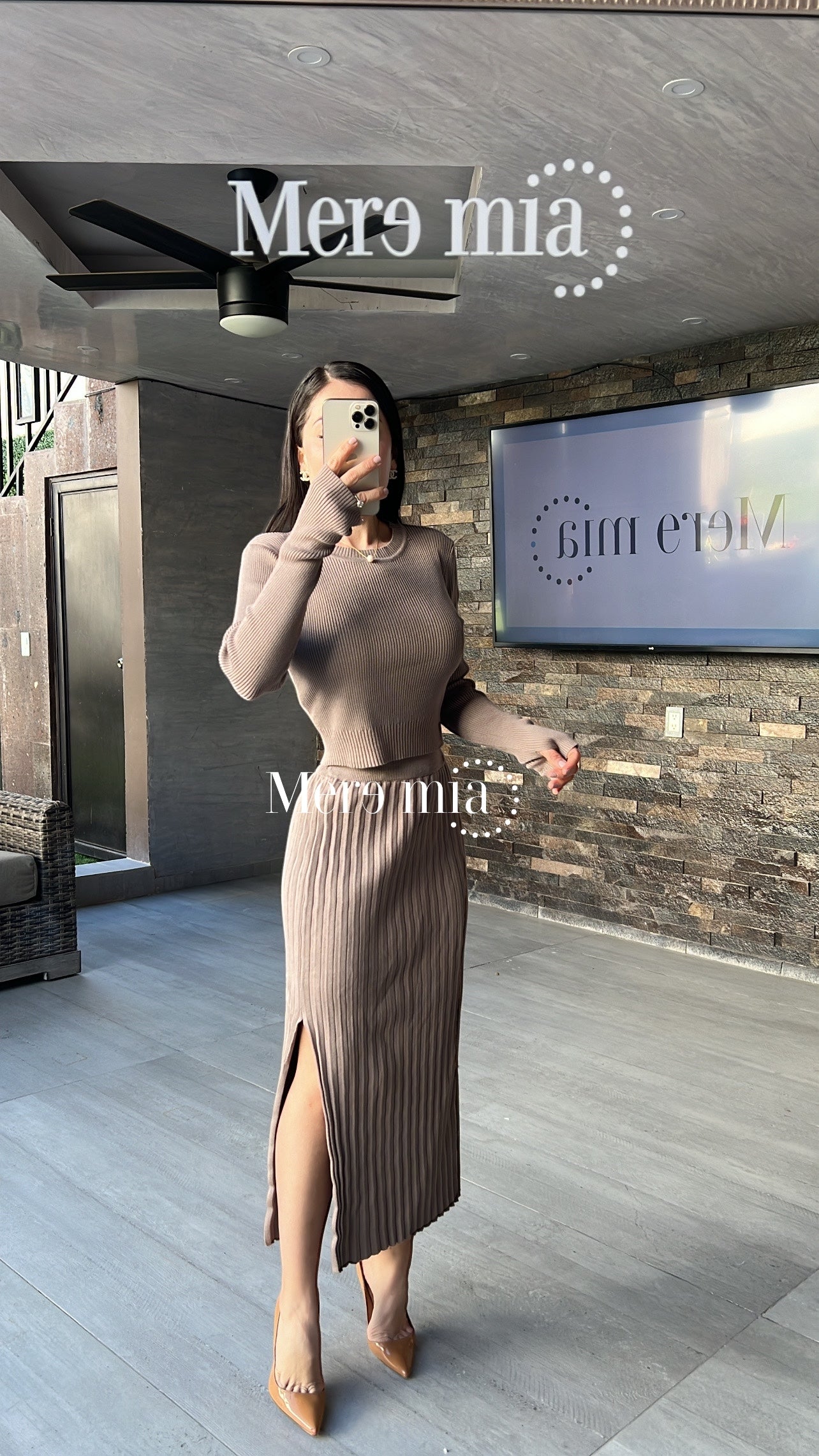 Conjunto café swet falda plisada