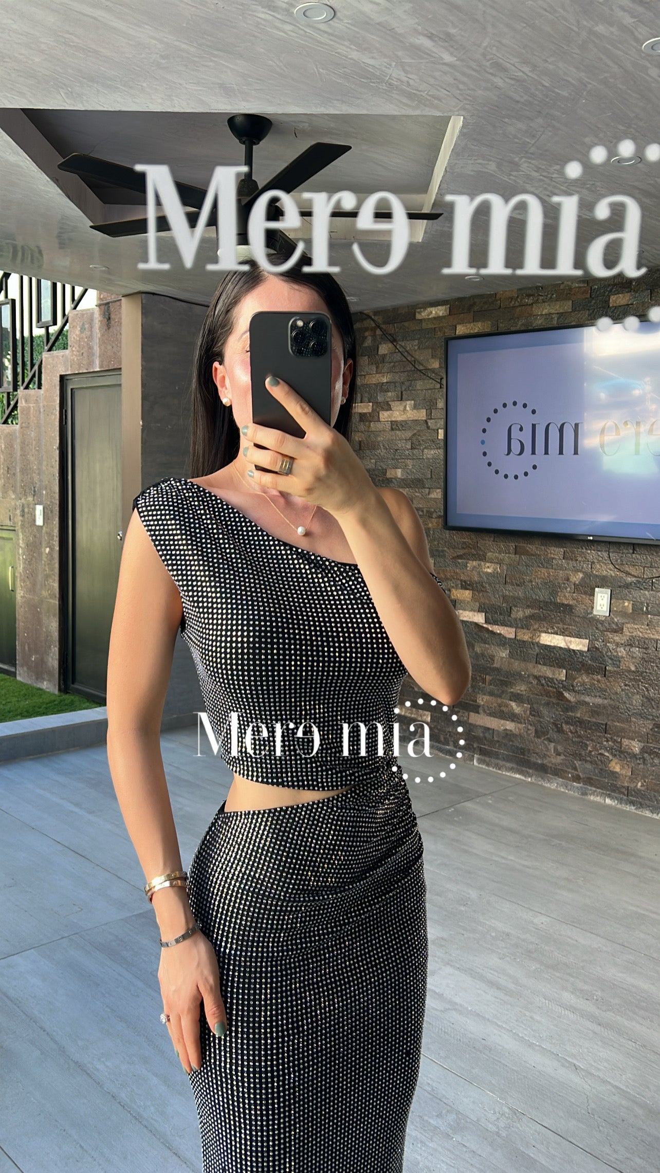 Vestido negro puntos abert