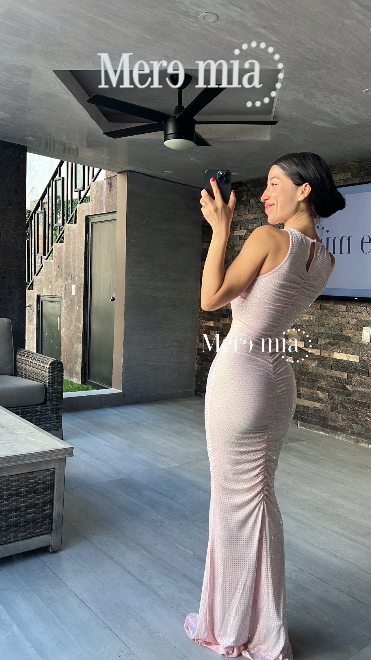 Vestido rosa puntos plisado
