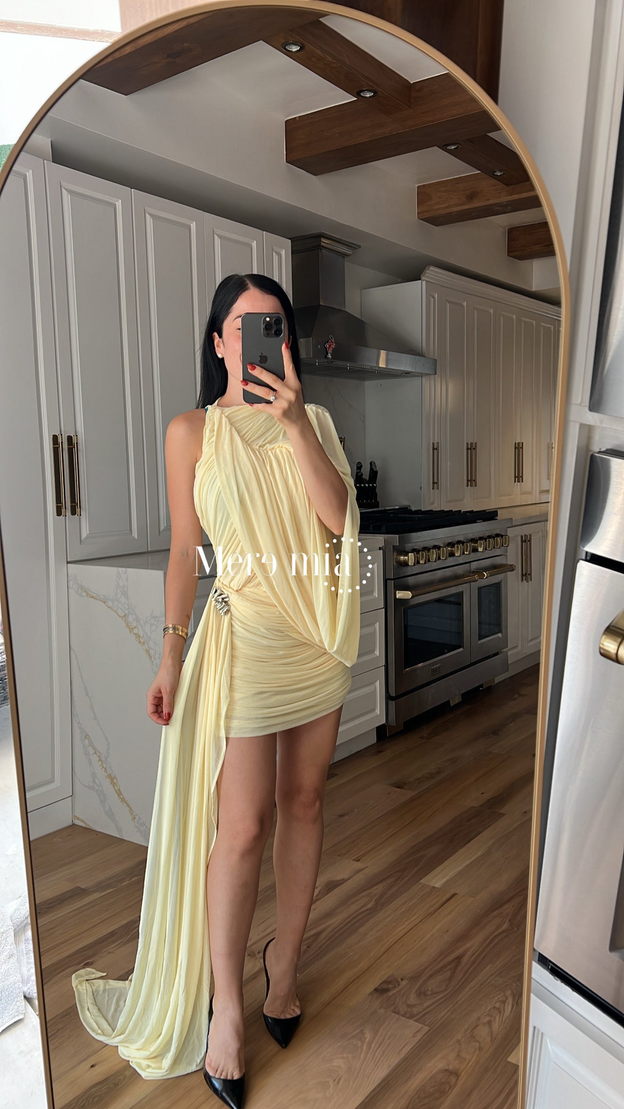 Vestido corto plisado estola