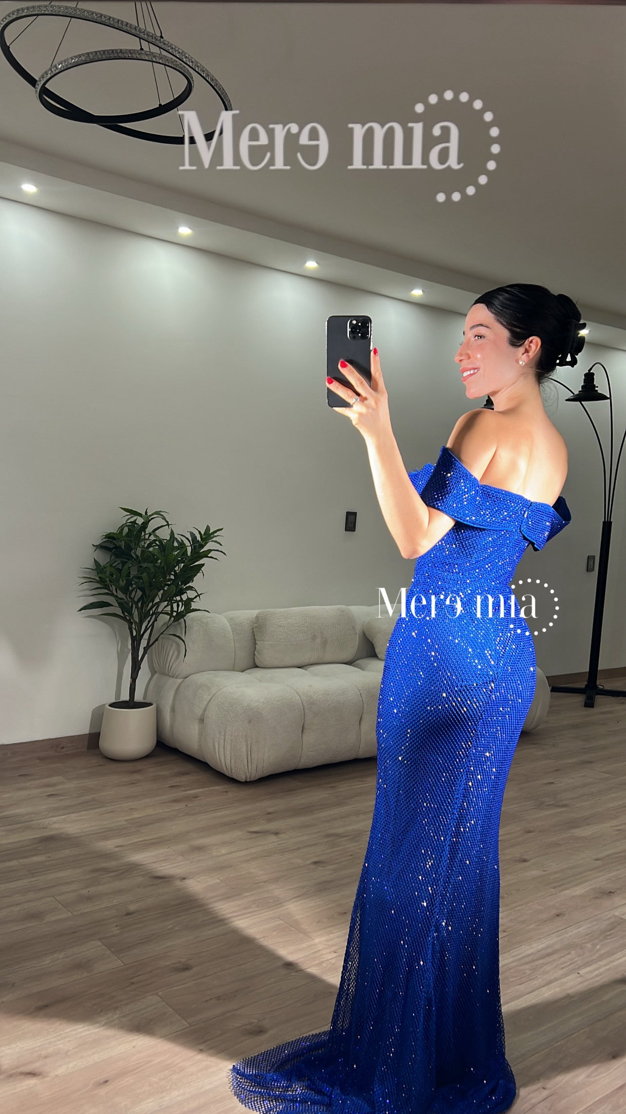 Vestido hombros apl plumas