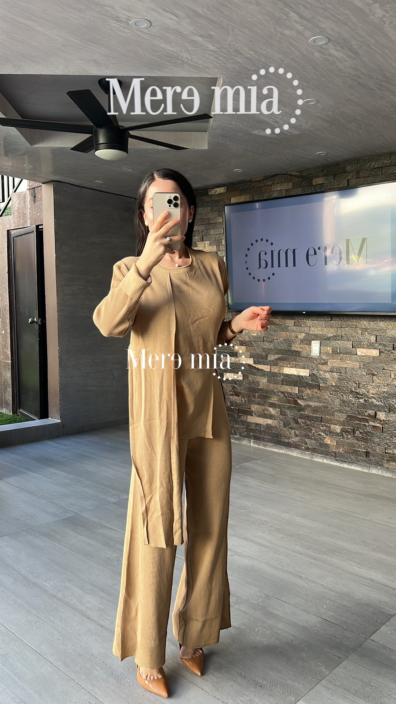 Conjunto khaki blusa tira pant