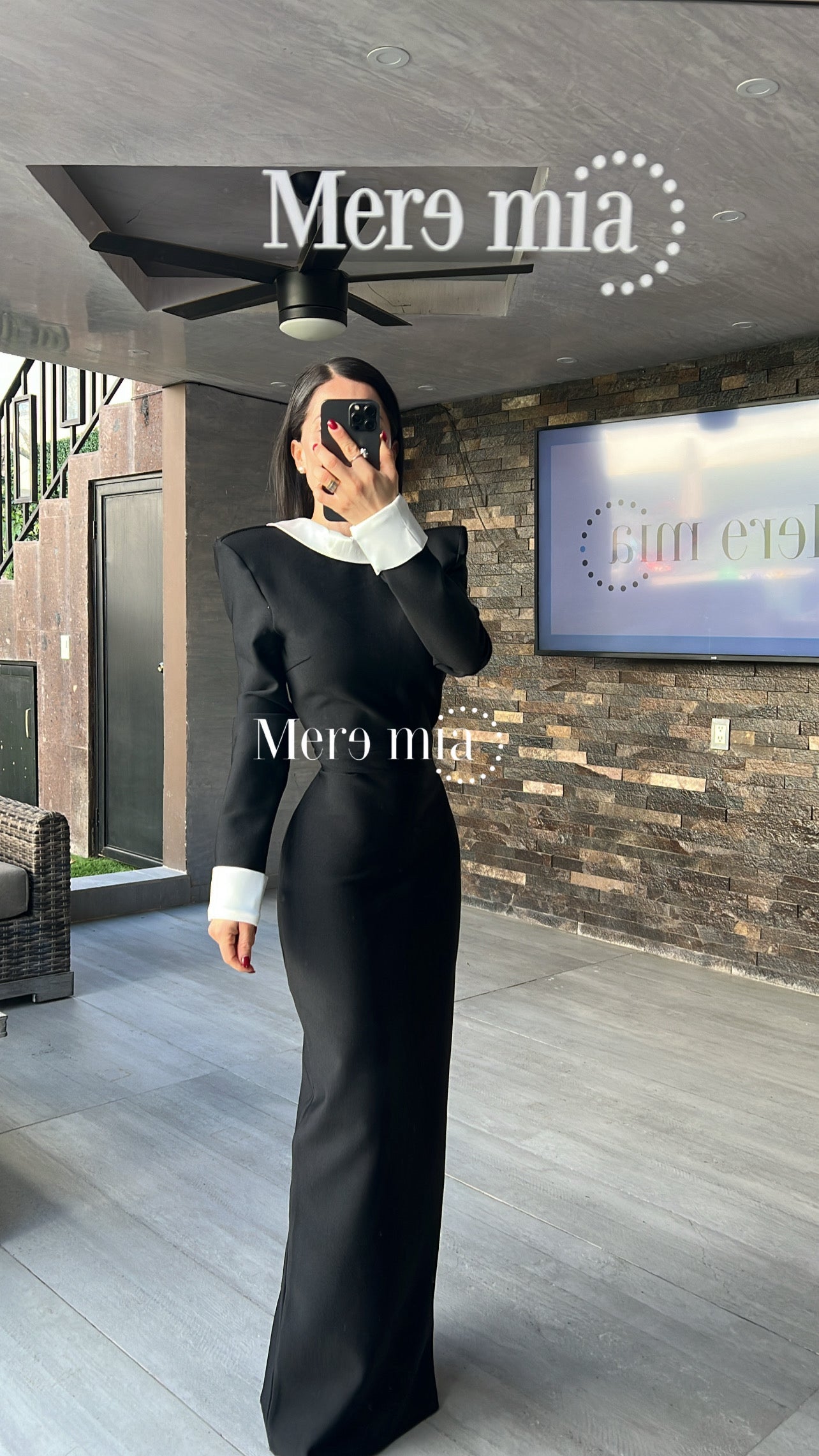 Vestido negro cuello blanco