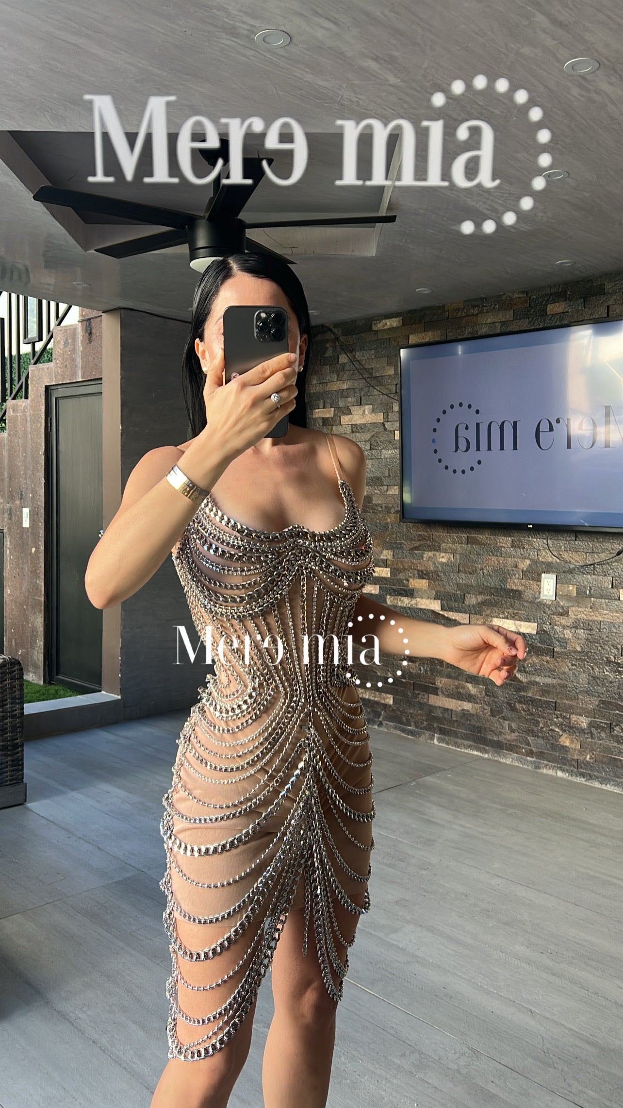 Vestido nude cadenas corto