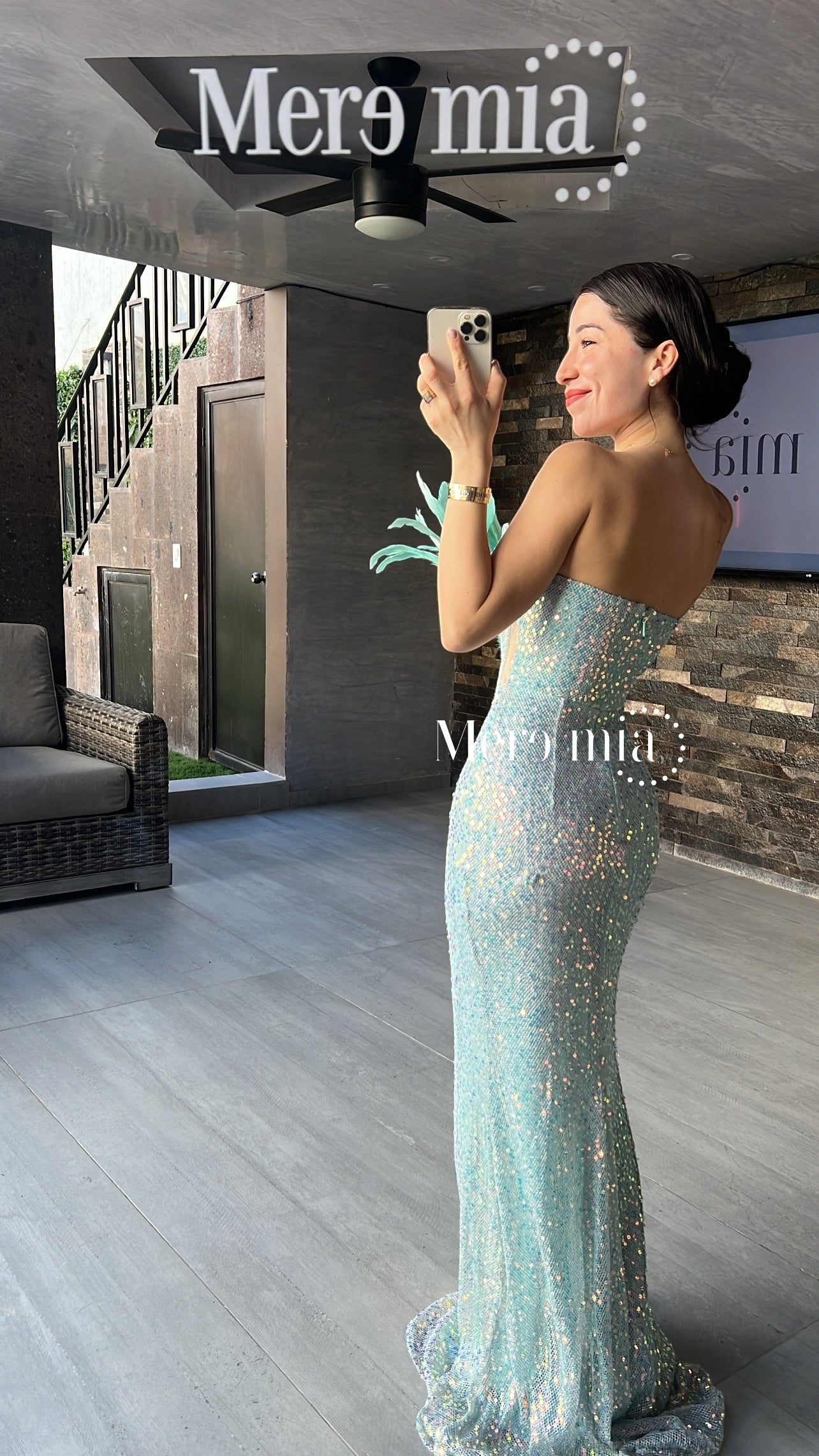 Vestido plumas aqua