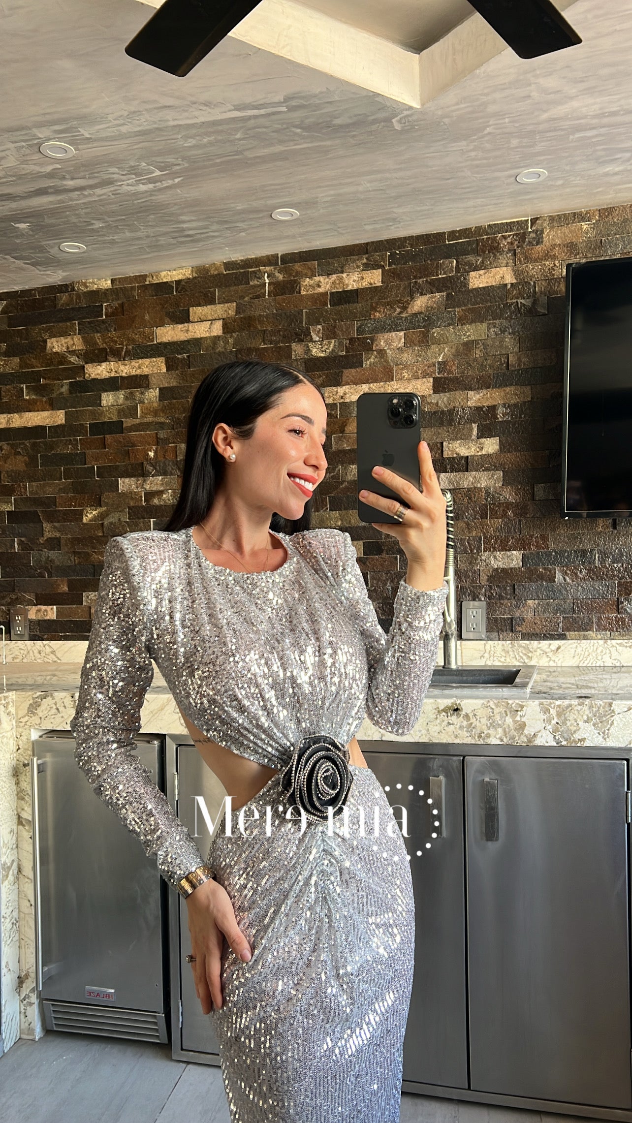 Vestido plata sin espalda lentejuela