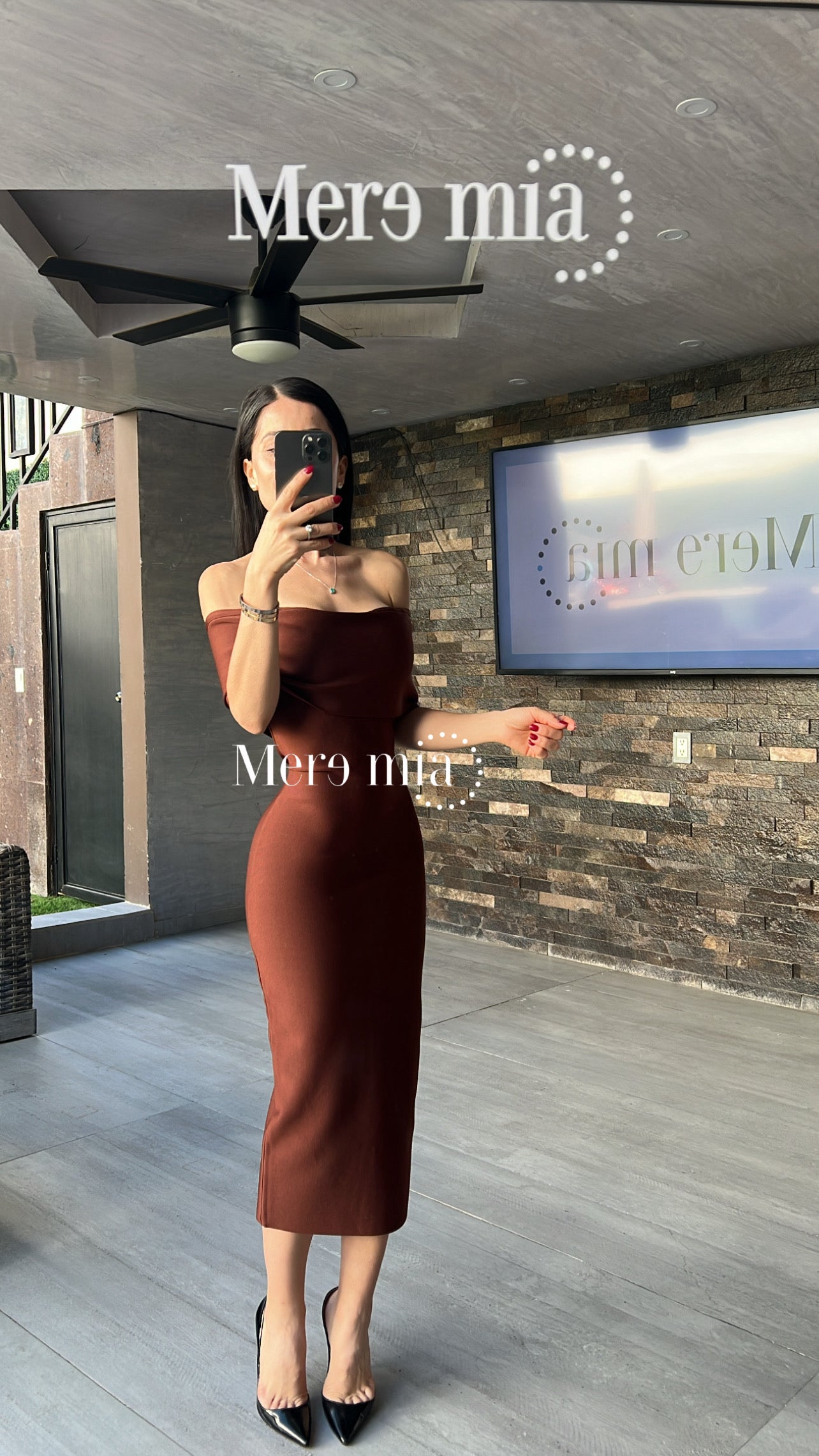 Vestido hombros olan liso