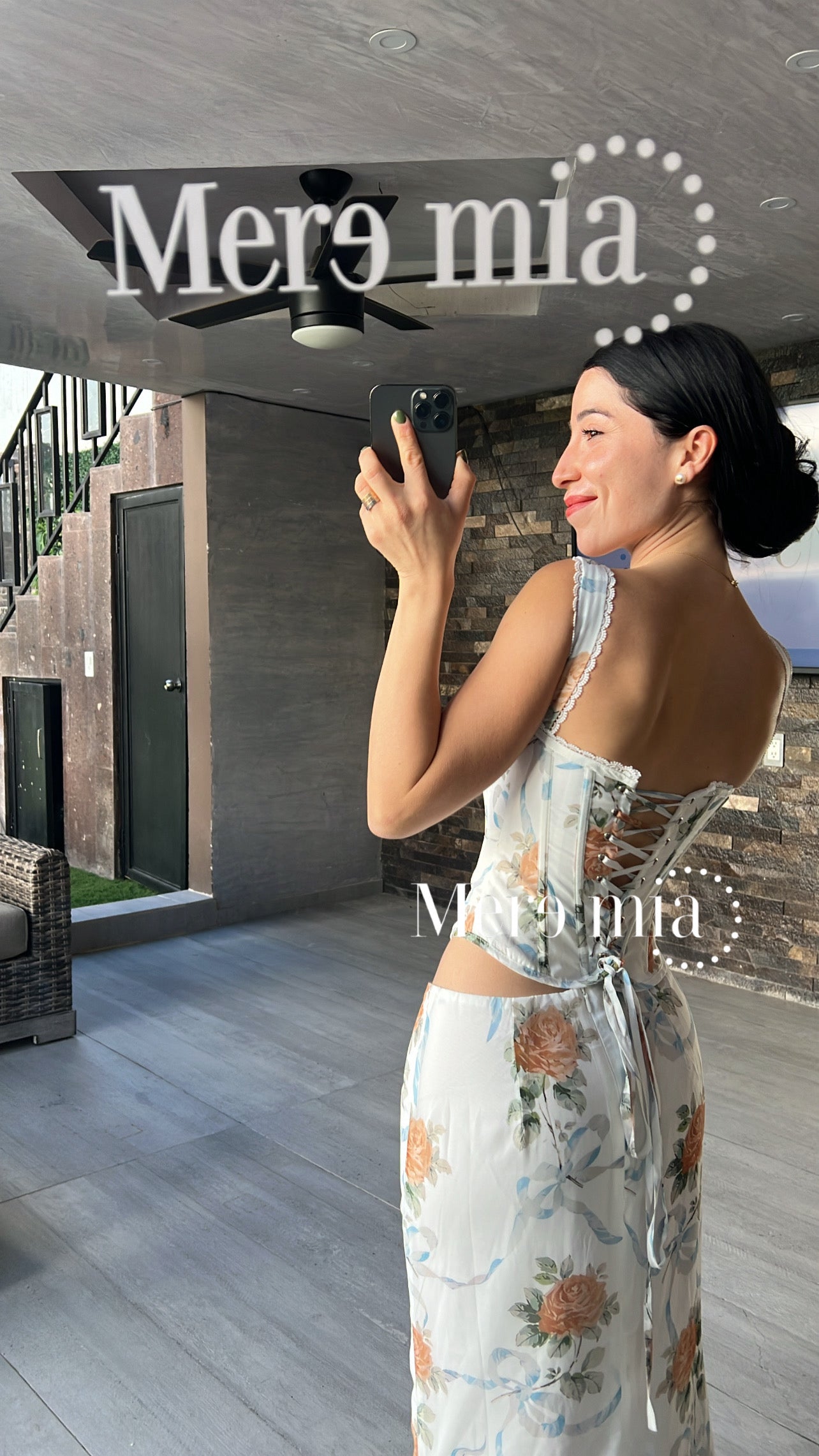 Blanco flor am hombros