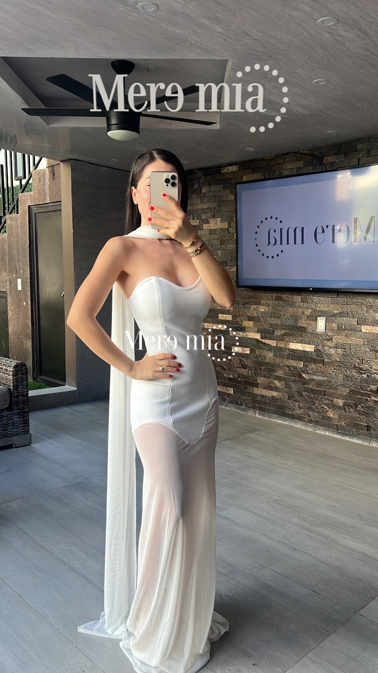 Vestido blanco liso cuello