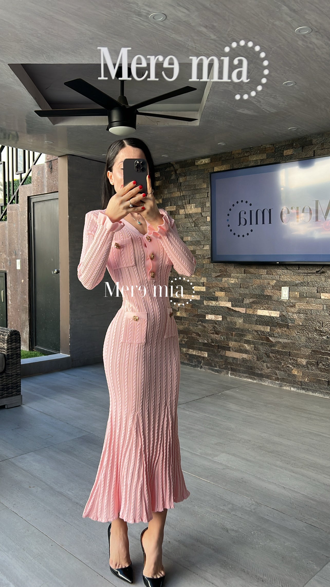 Vestido rosa botines Olanes abajo