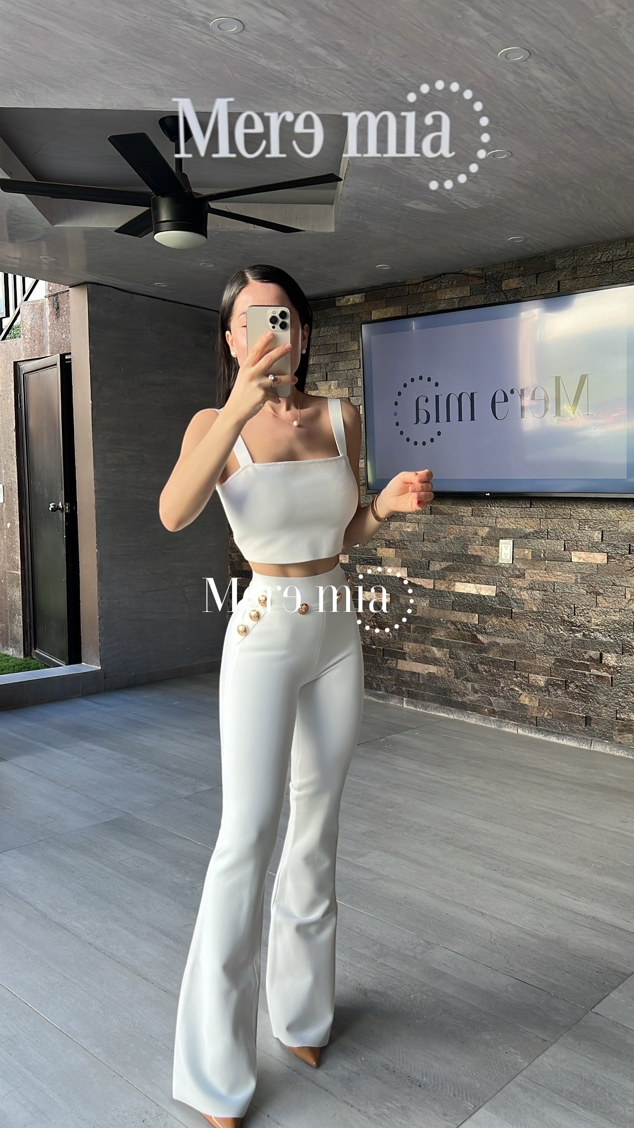 Pantalón botones blanco acampanado