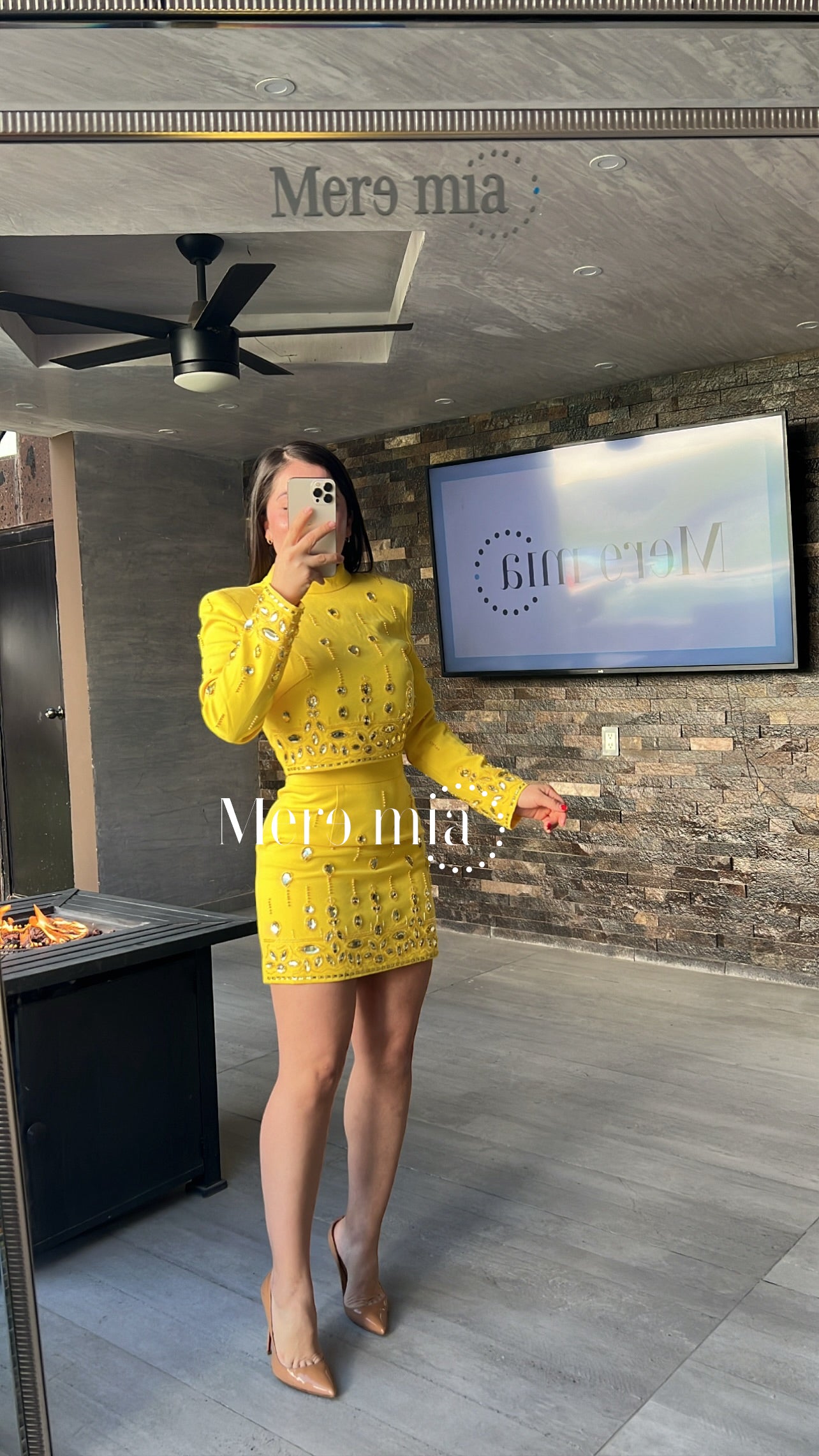 Conjunto amarillo falda