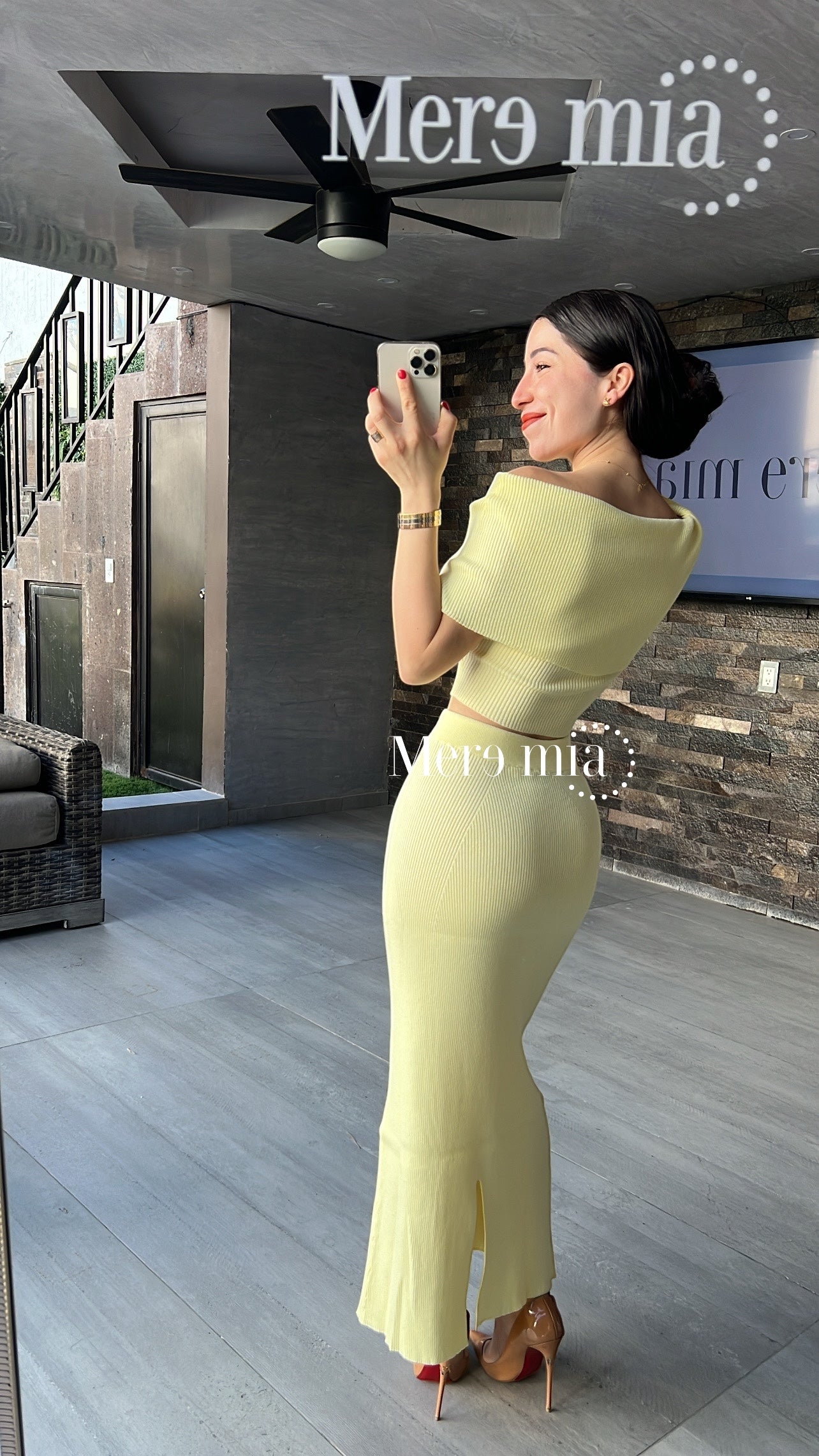 Conjunto amarillo olan liso hombros