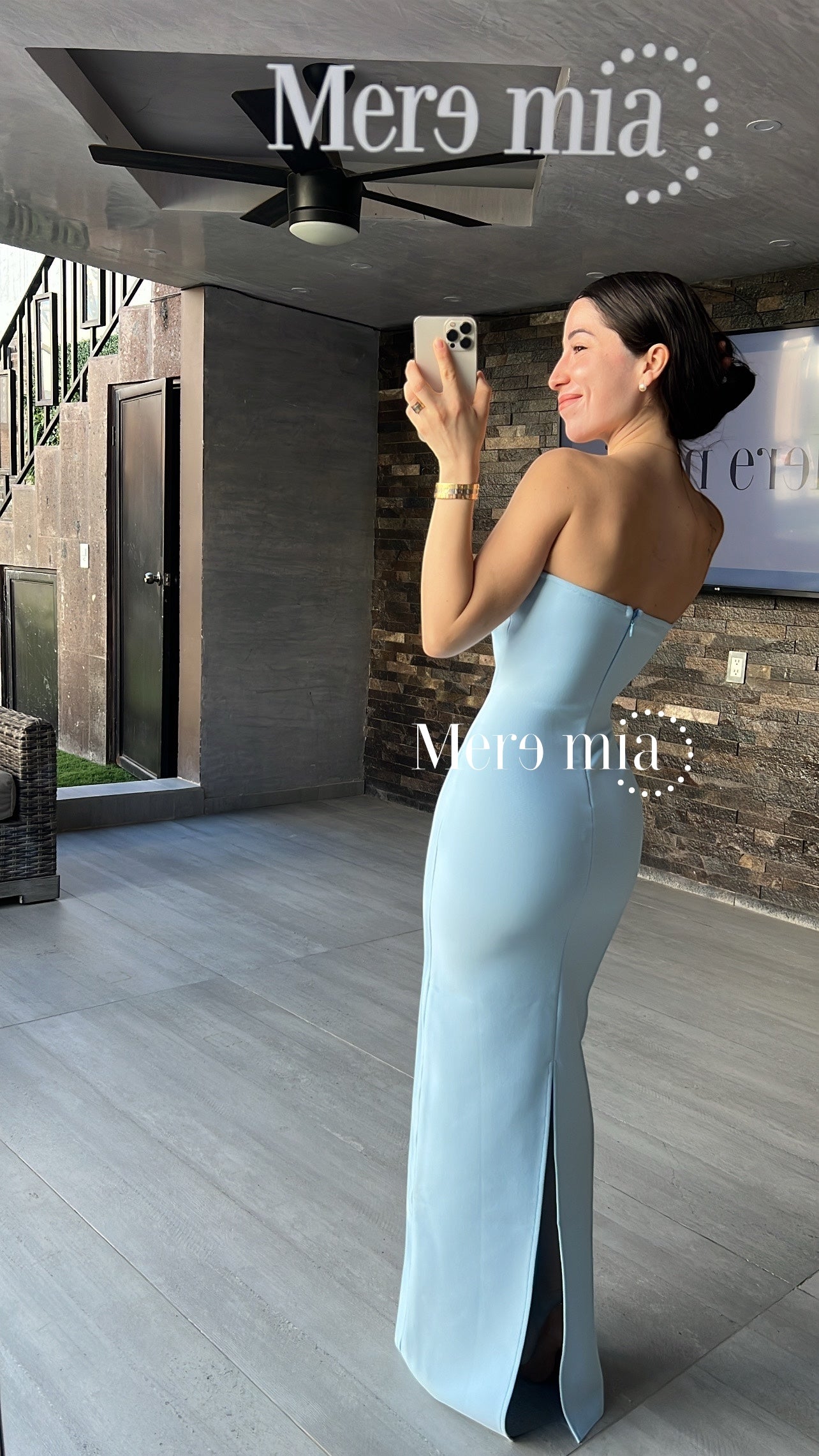 Vestido azul strapples liso