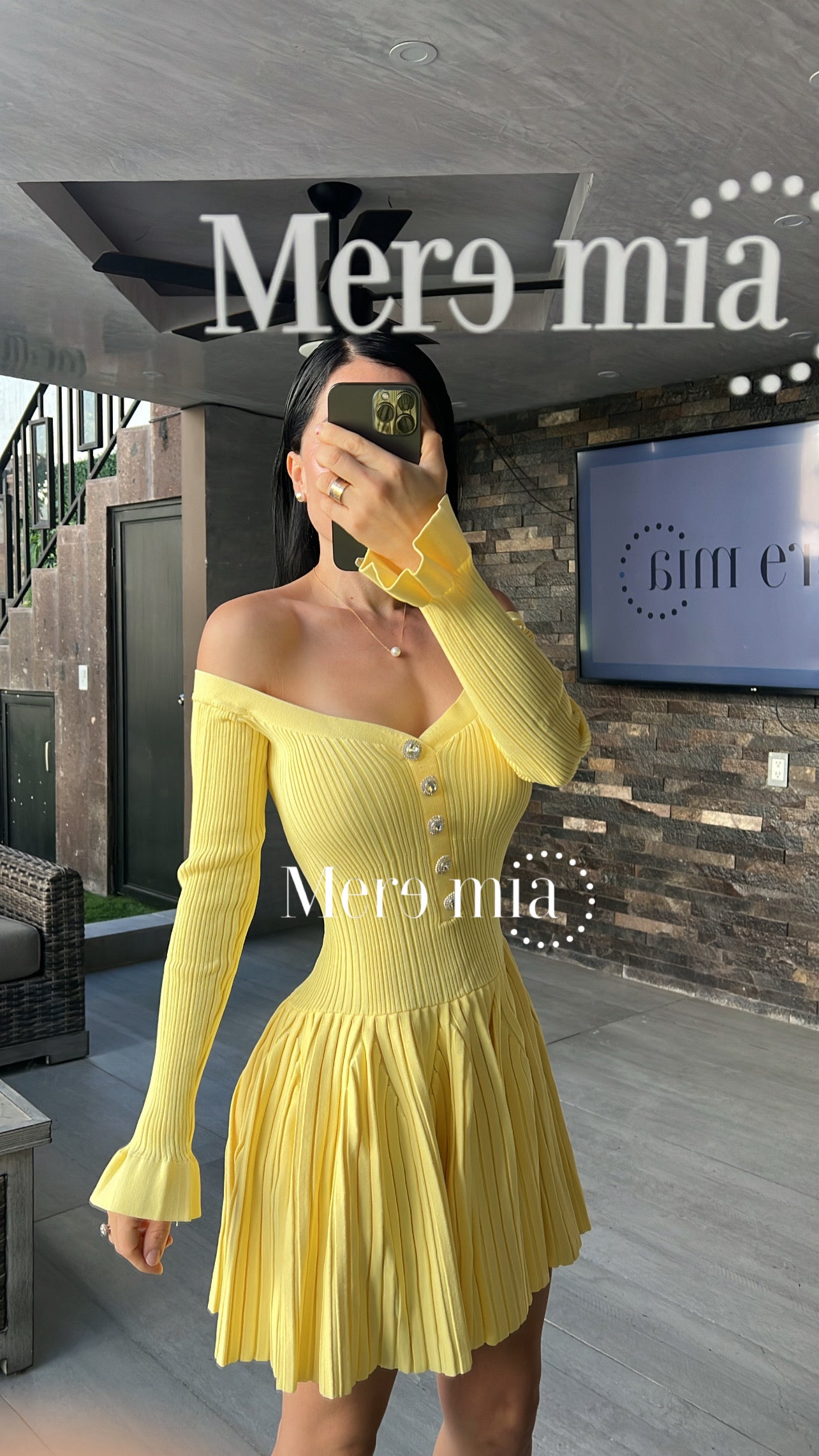 Vestido amarillo rayado olanes