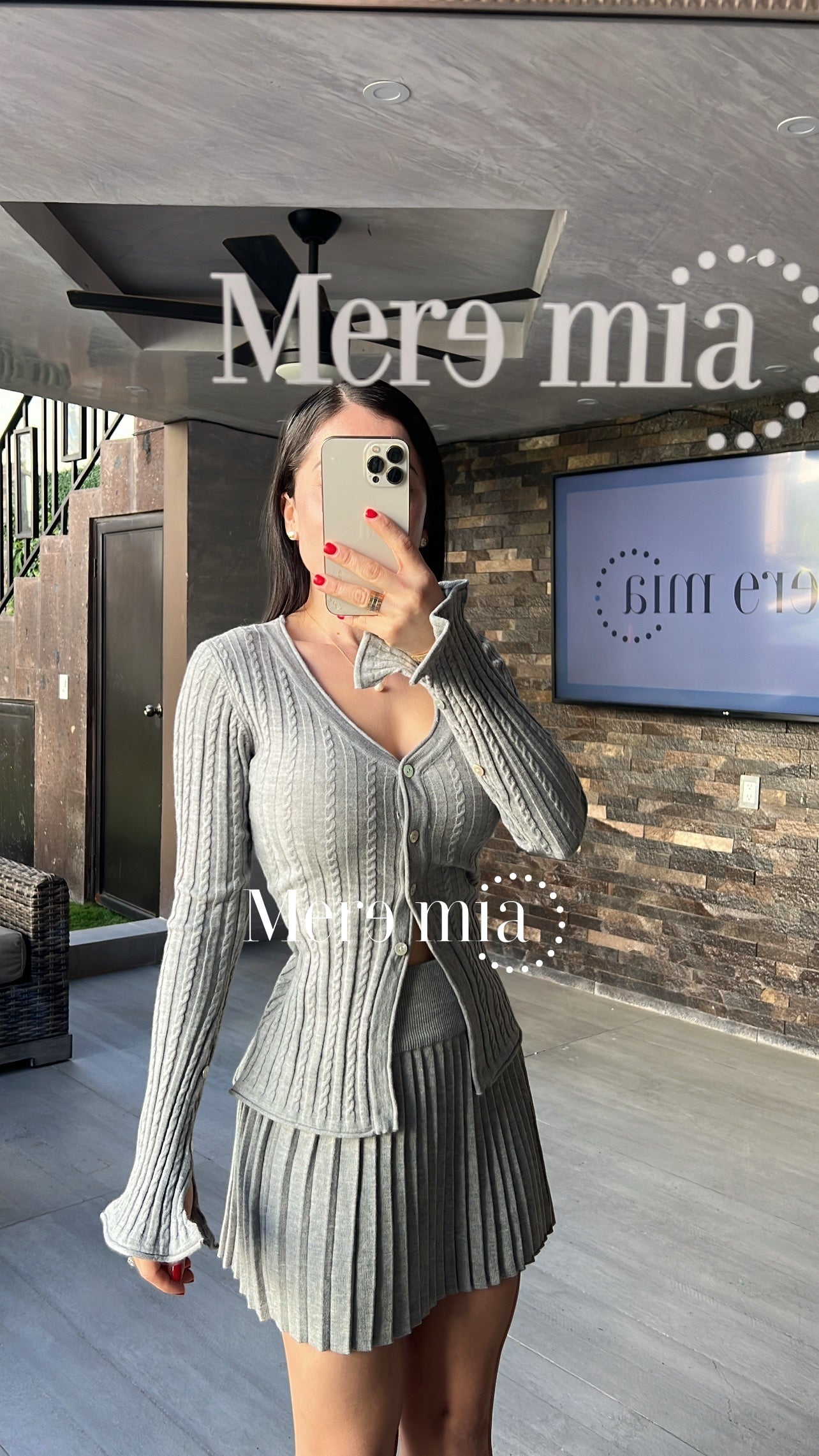 Conjunto gris rayado botones