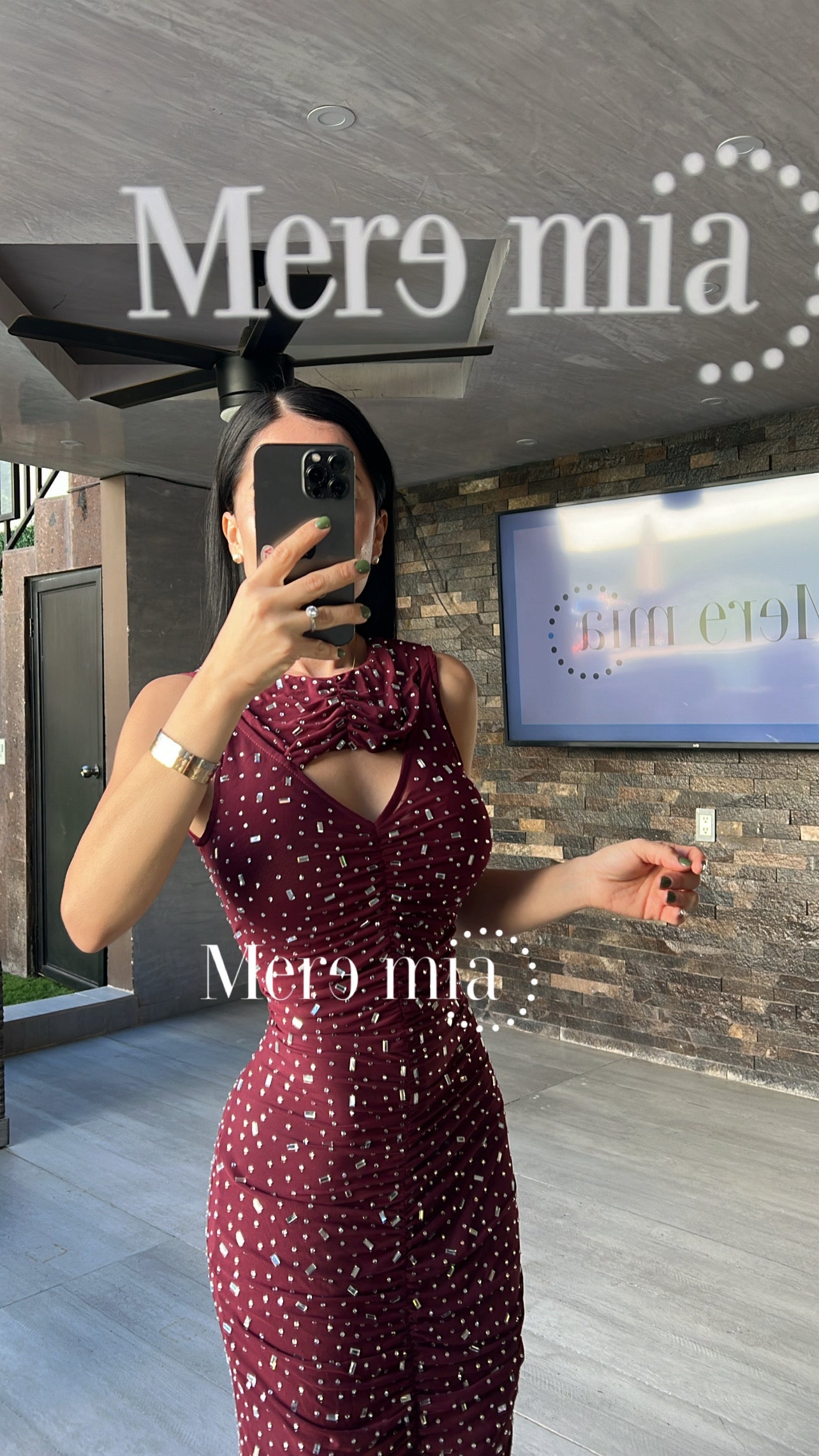 Vestido tinto puntos plata