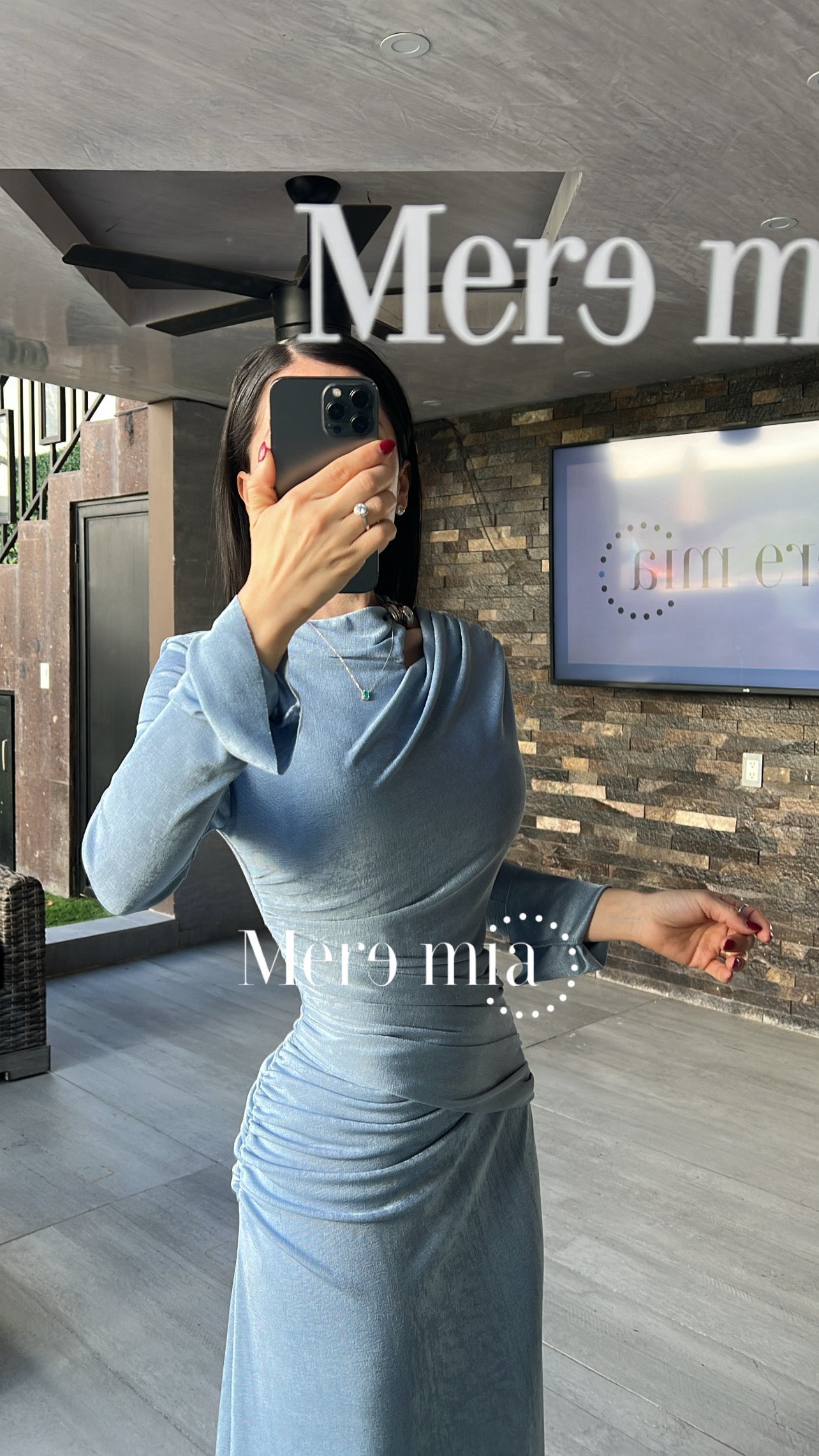 Vestido plisado hoyo