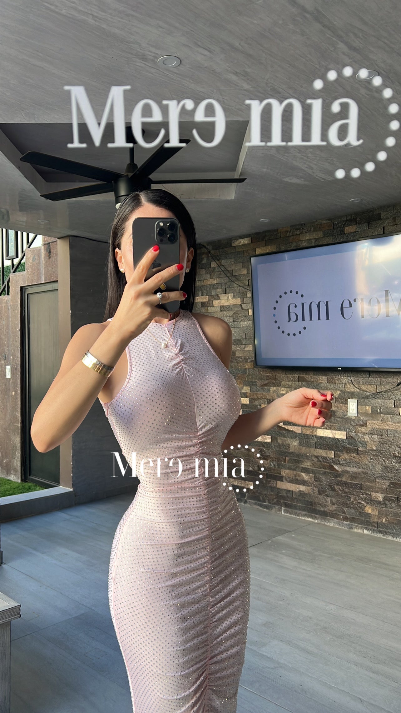 Vestido rosa puntos plisado