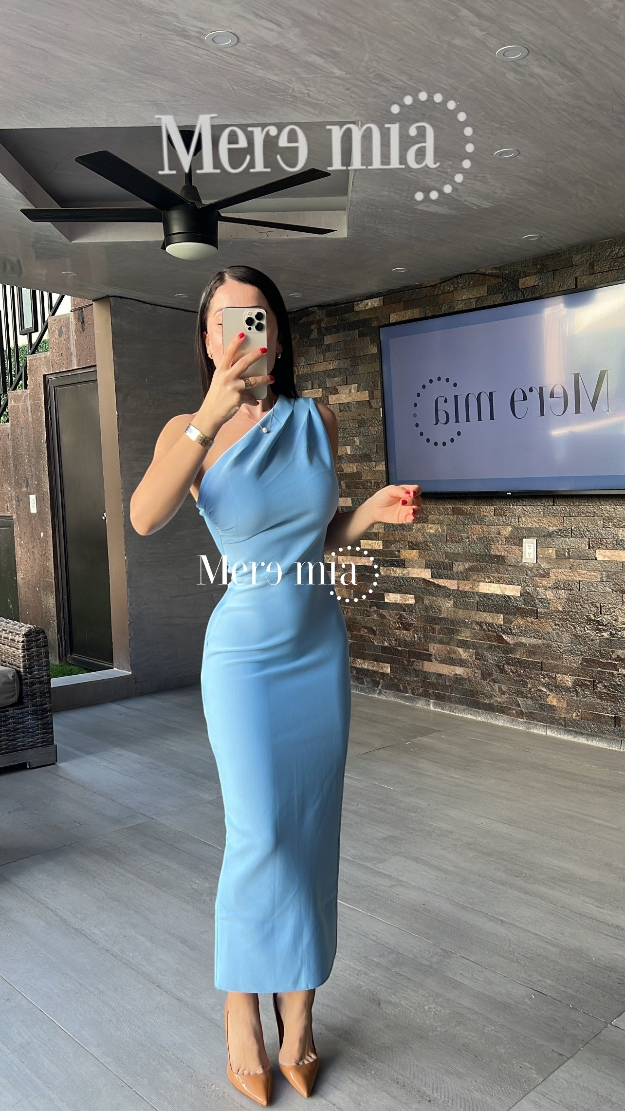 Vestido azul cielo de un hombro