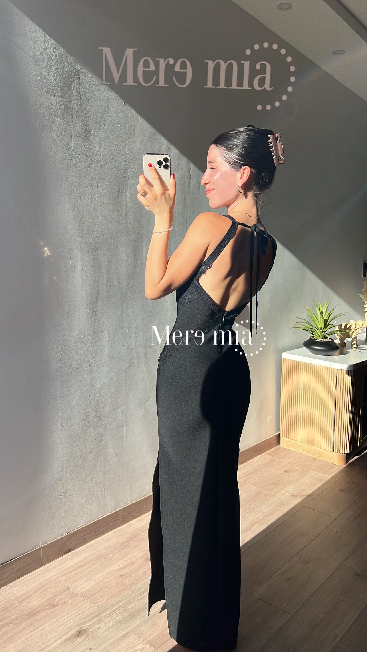 Vestido negro V espalda