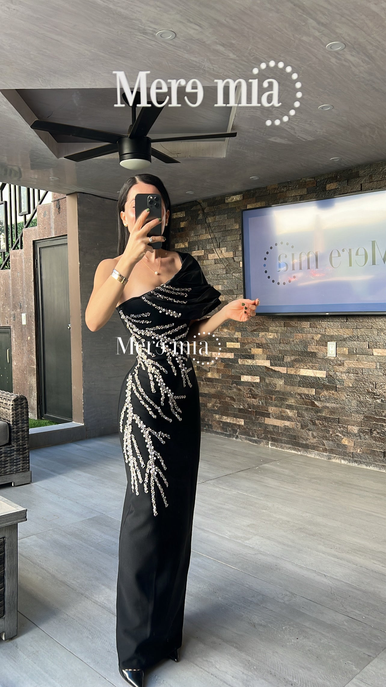 Vestido negro ramas tul