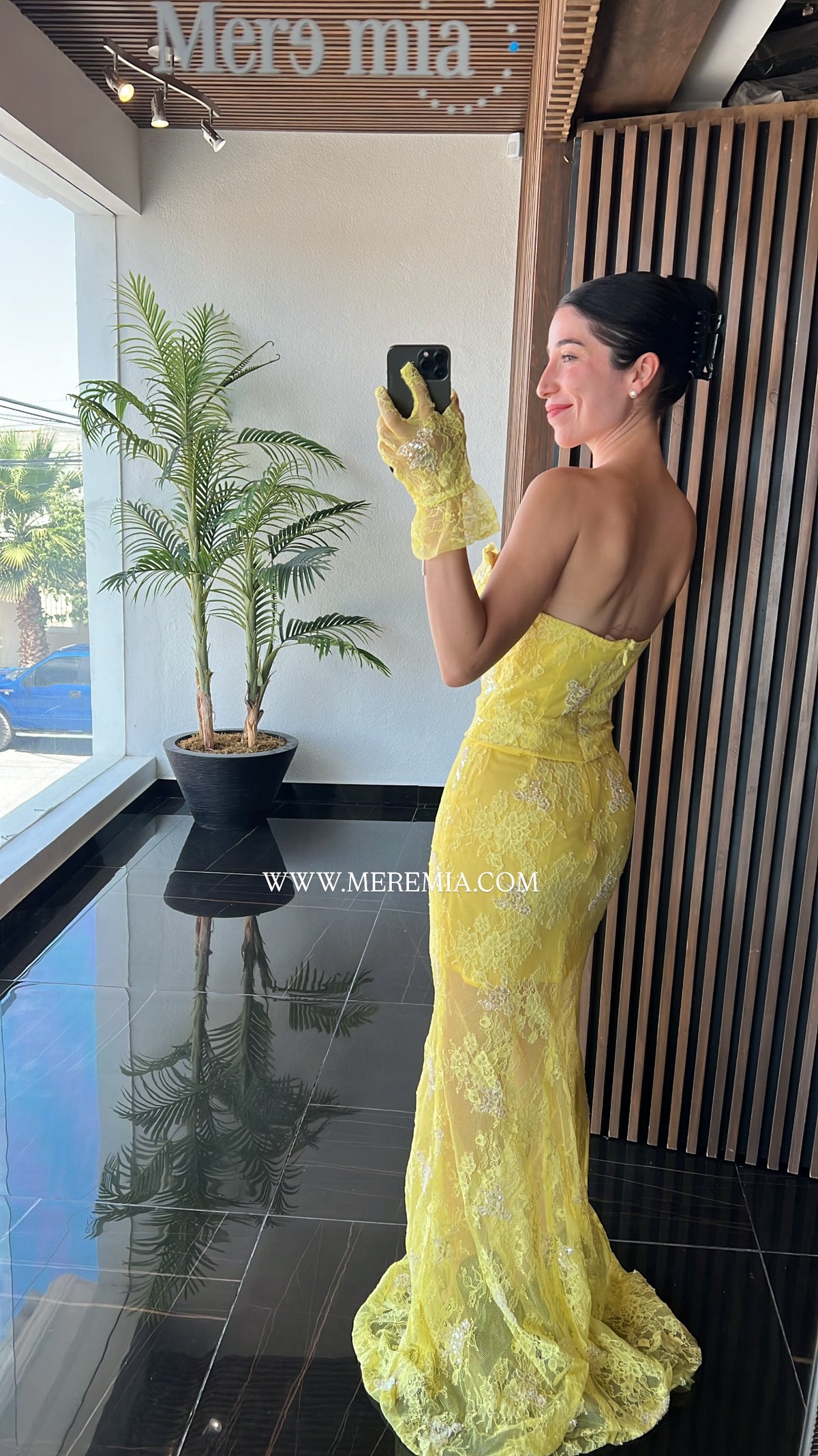Vestido amarillo encaje