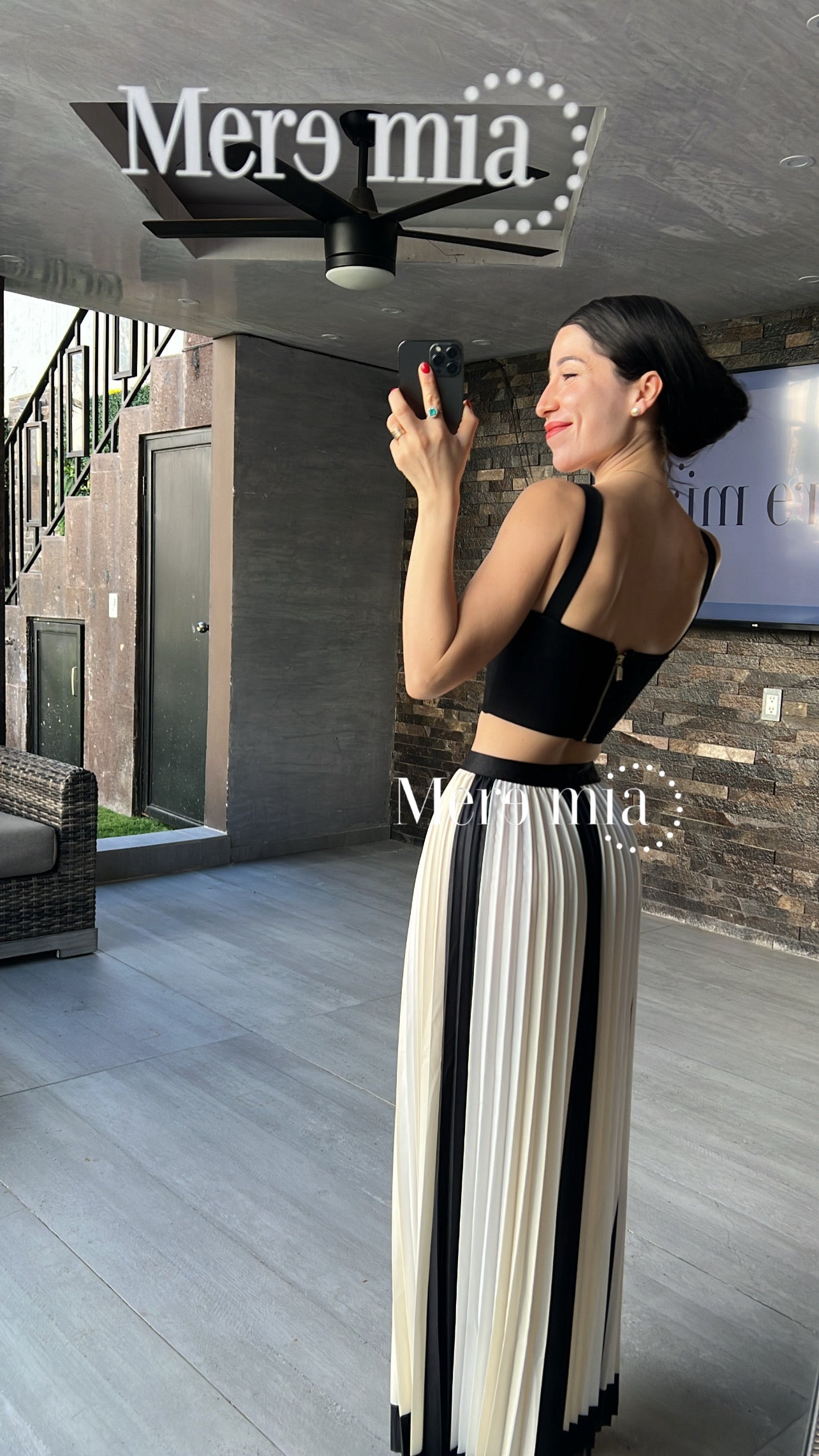 Falda plisada rayas negras