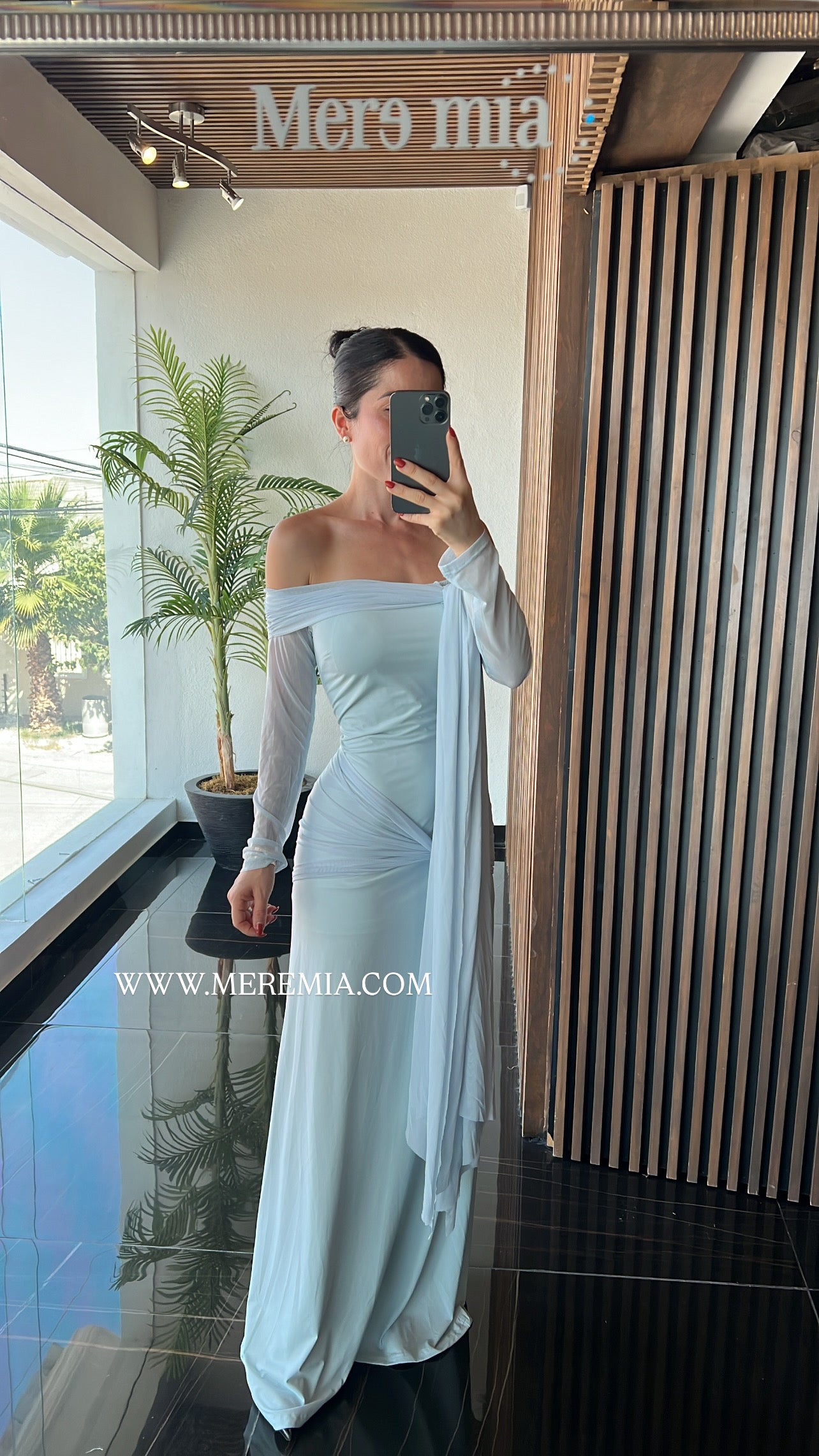 Vestido hombros estola plisado