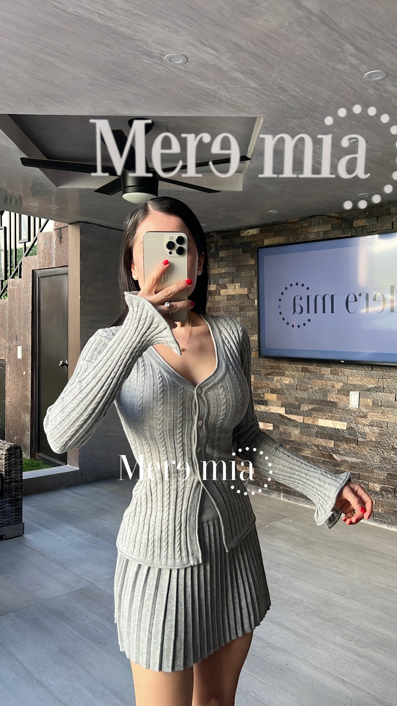 Conjunto gris rayado botones