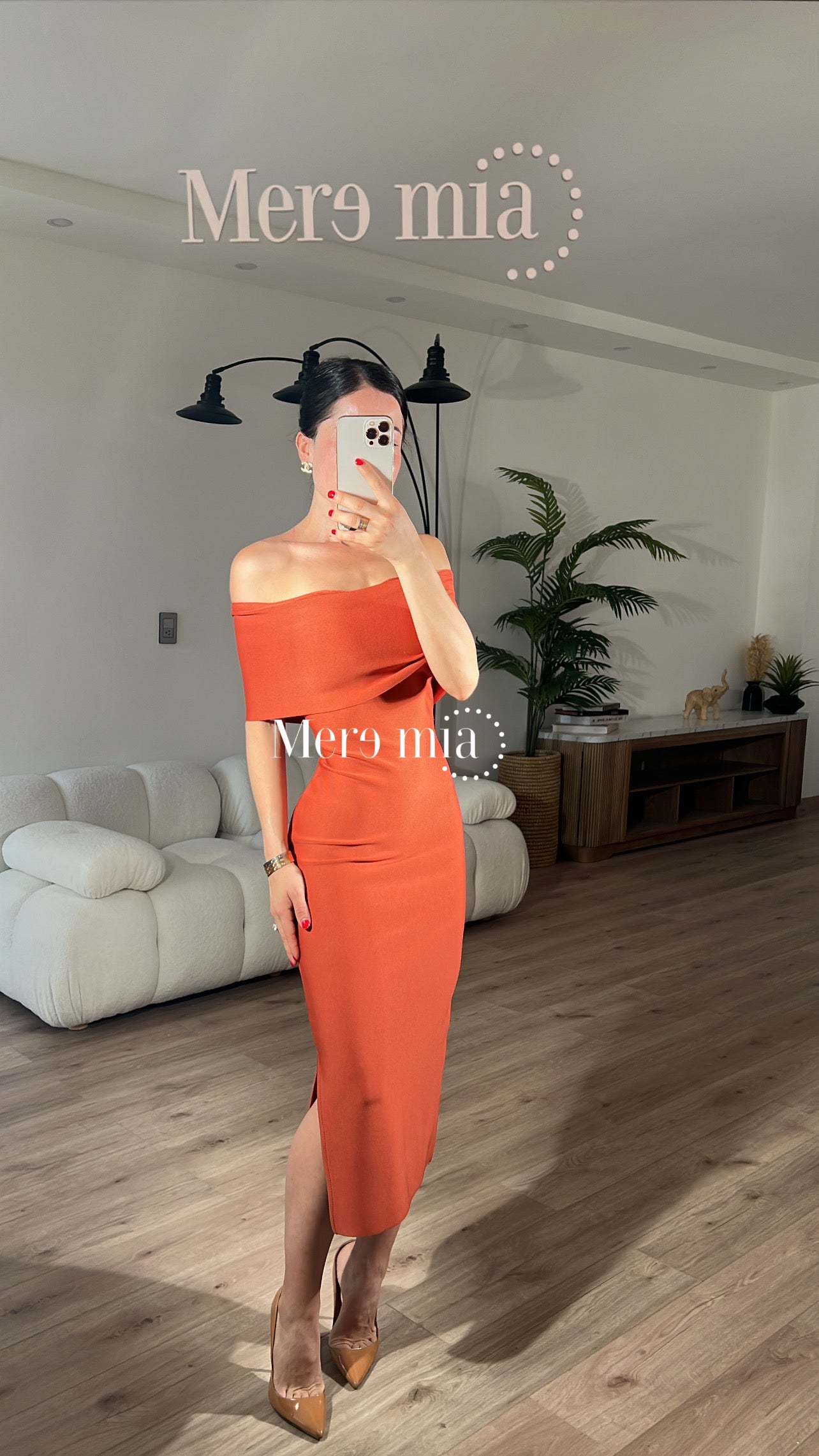 Vestido marrón hombros olan