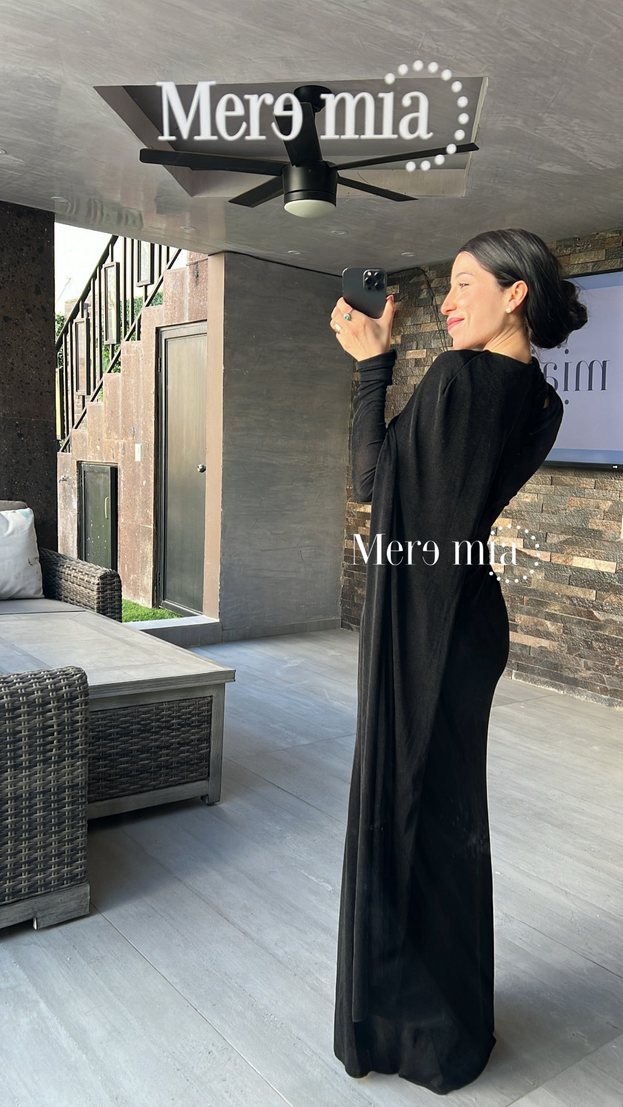 Vestido plisado capa