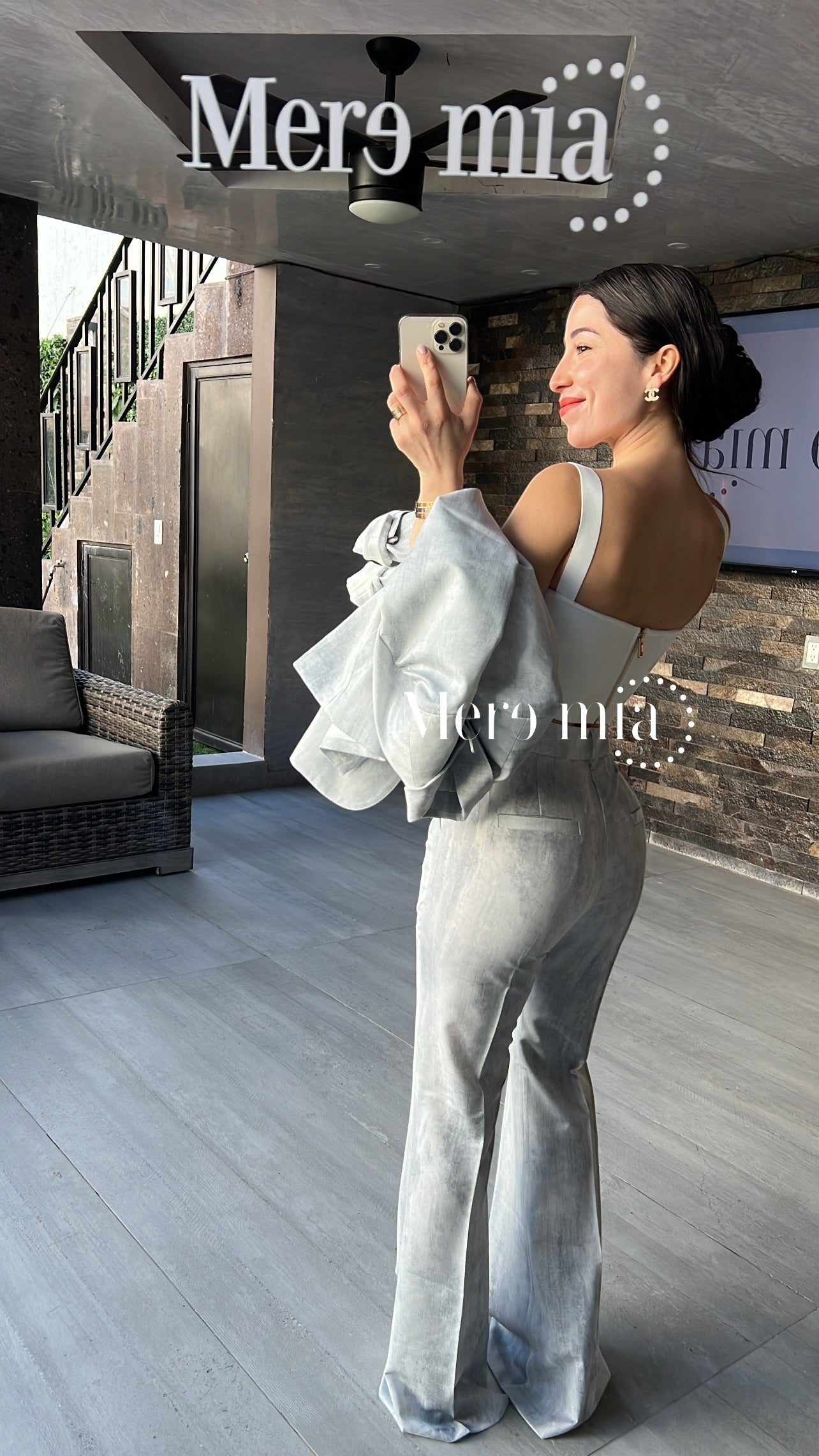 Conjunto manchado gris