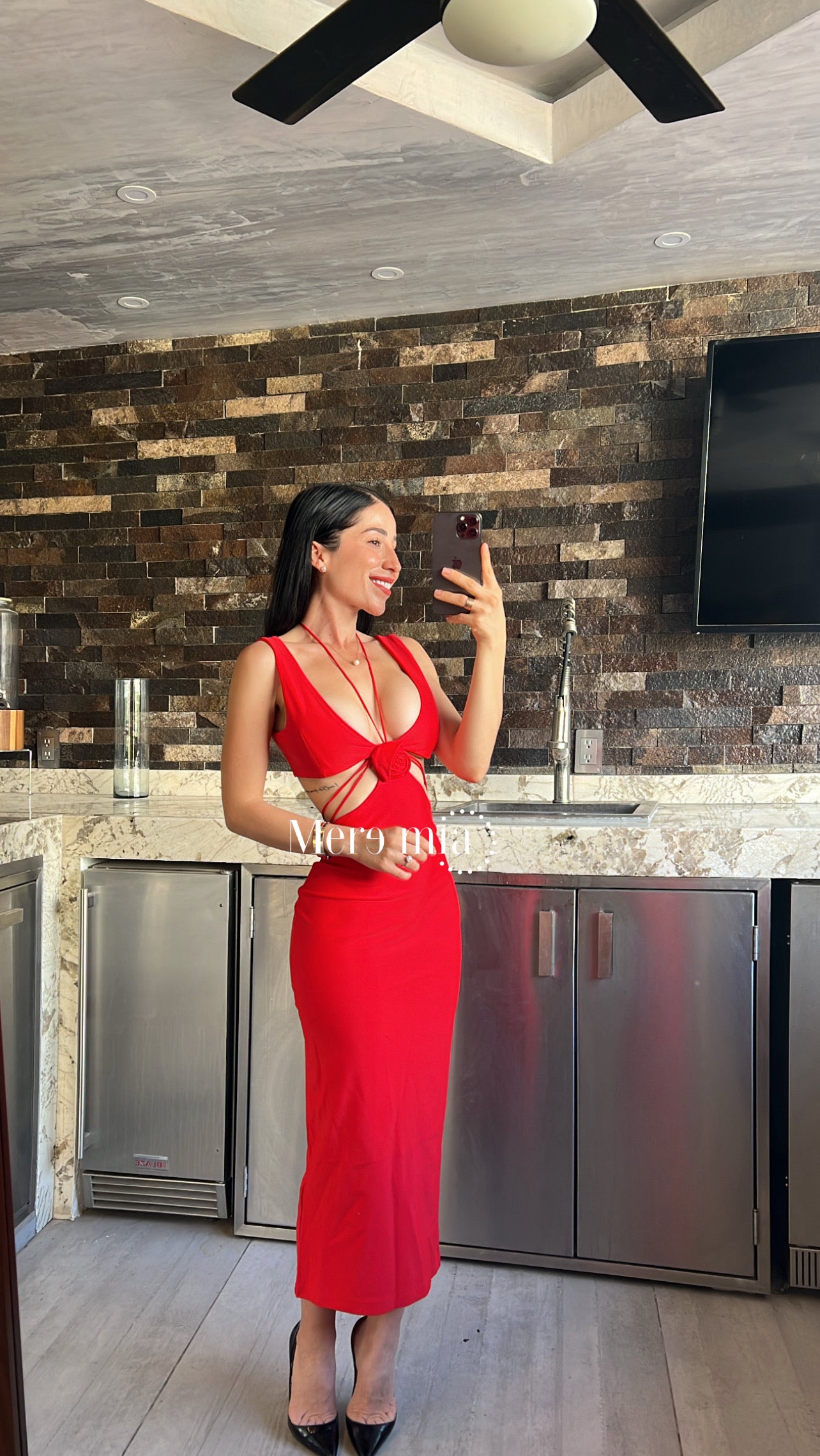 Vestido rojo flor escote